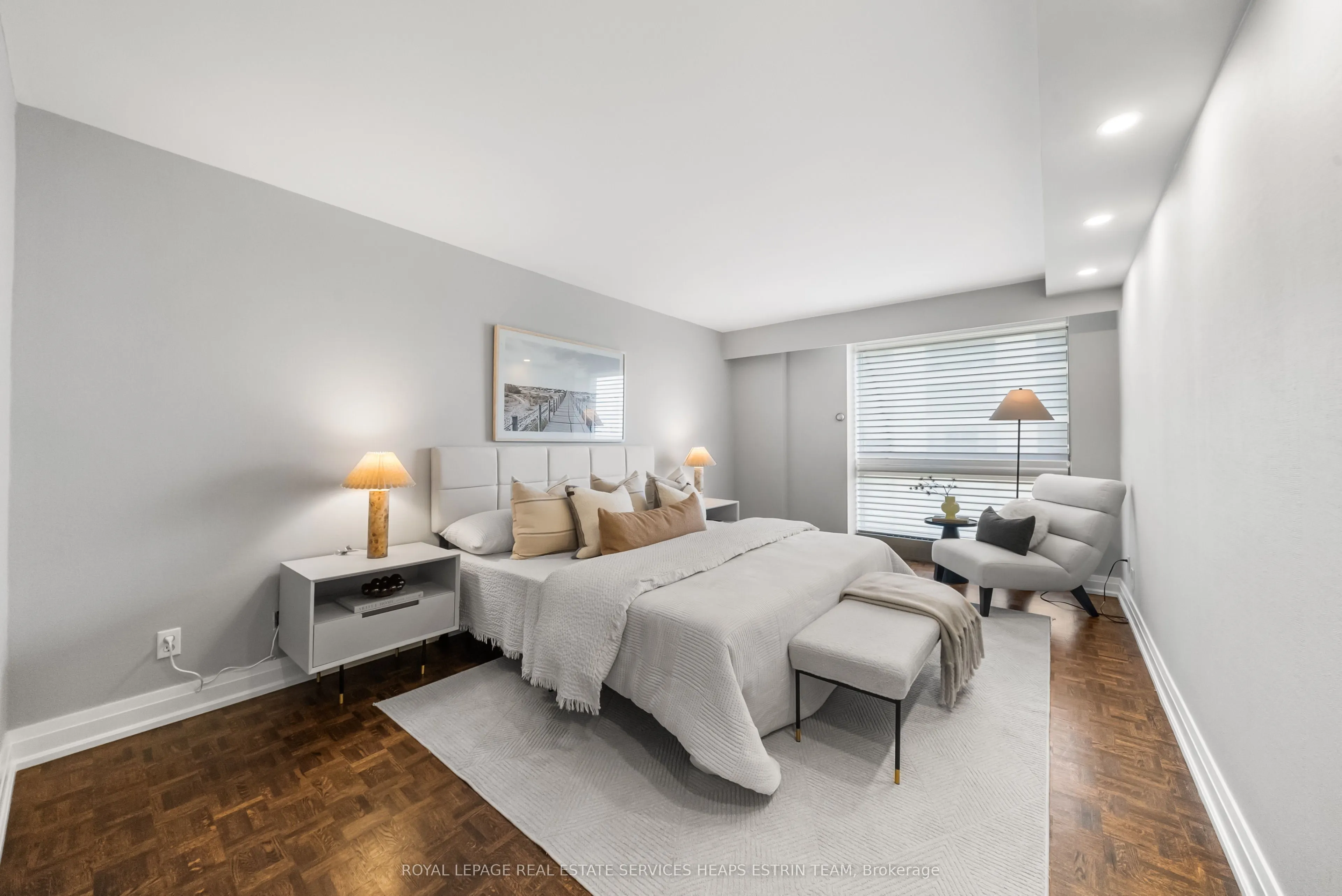63 St Clair Avenue W, #907/908