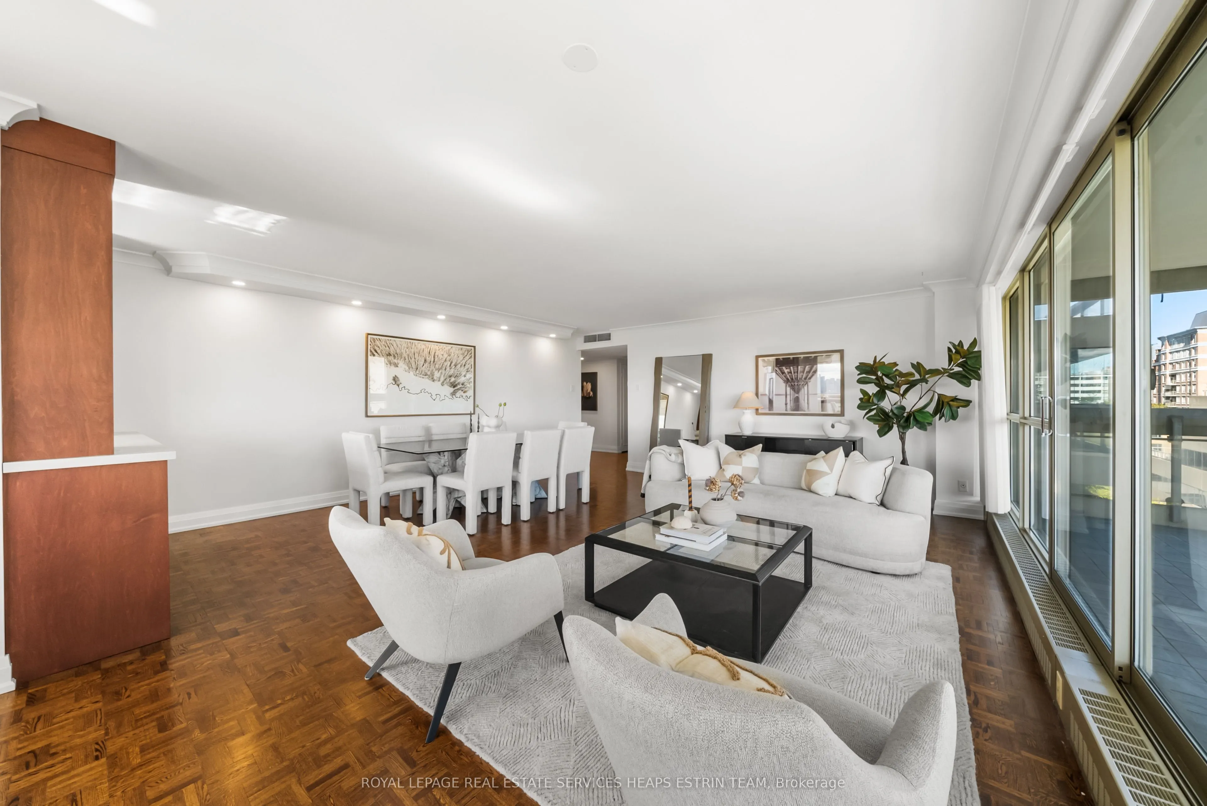 63 St Clair Avenue W, #907/908