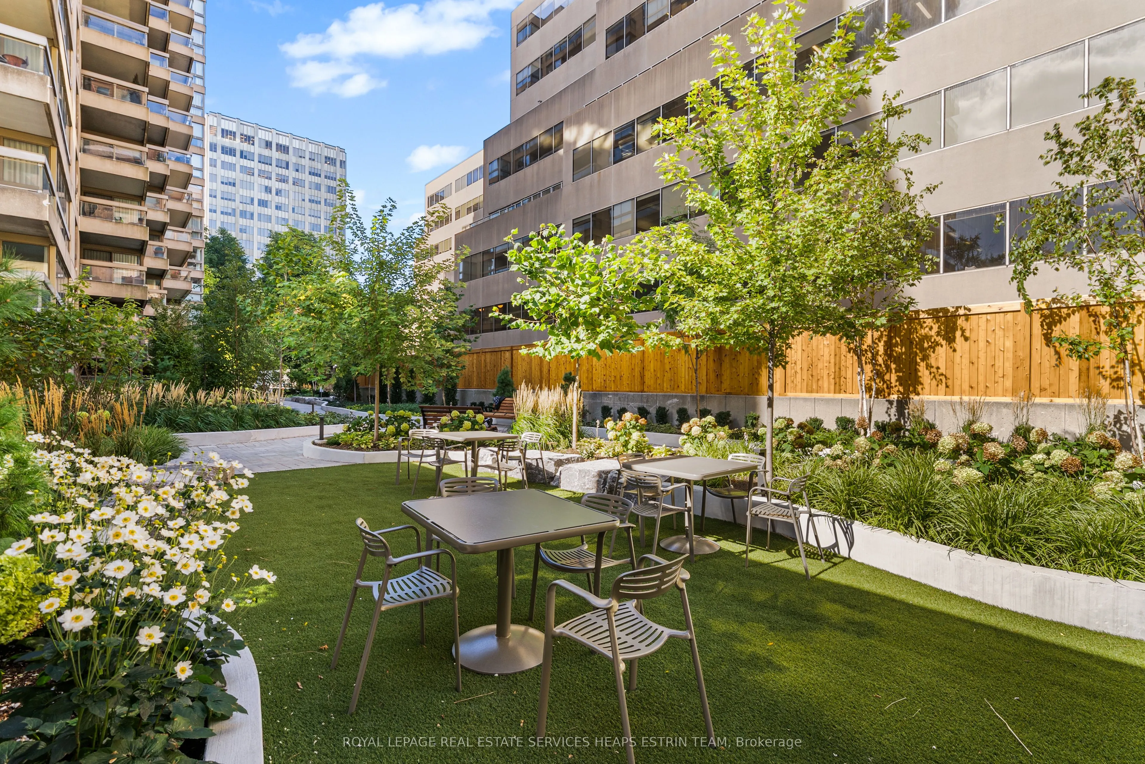 63 St Clair Avenue W, #907/908