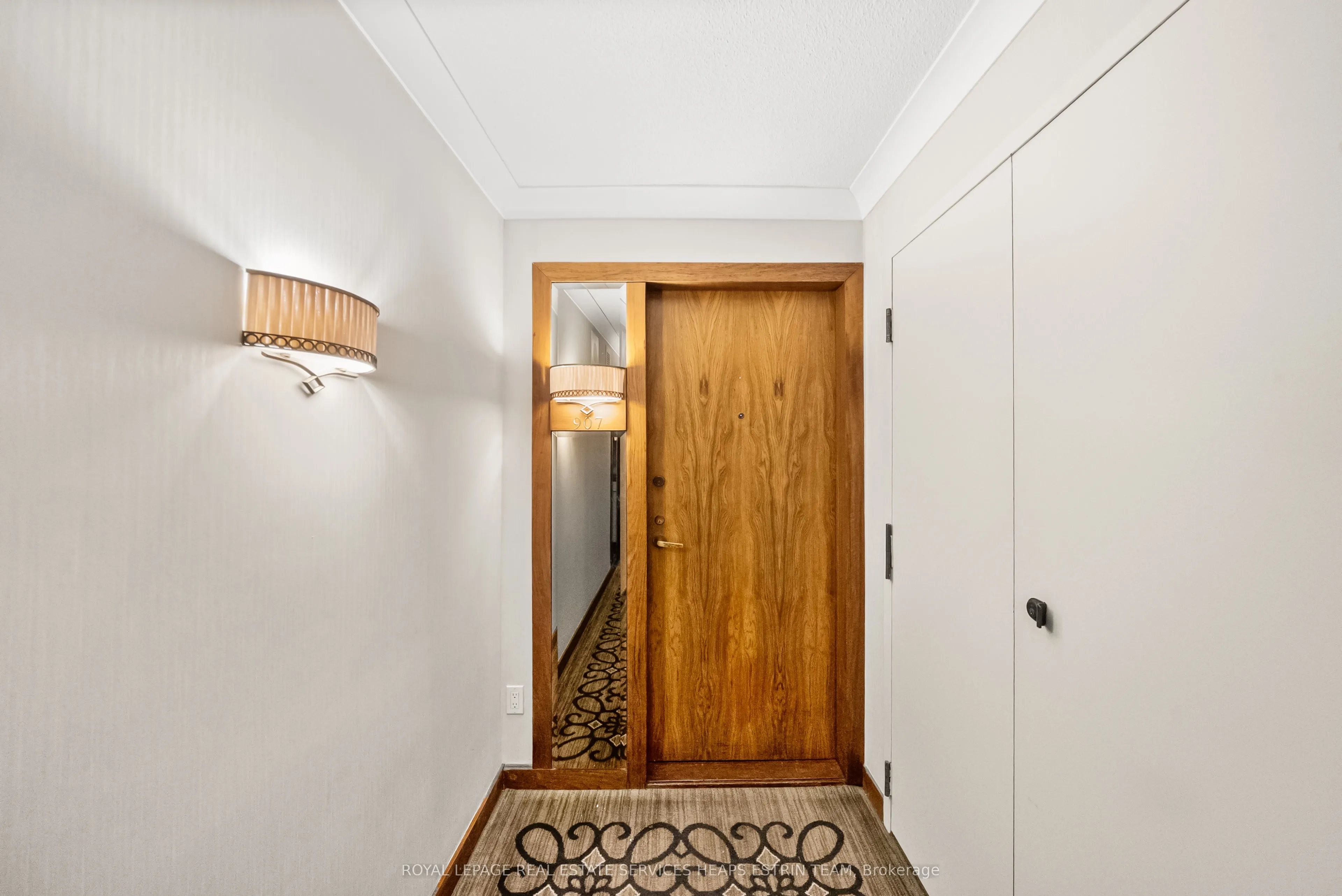 63 St Clair Avenue W, #907/908