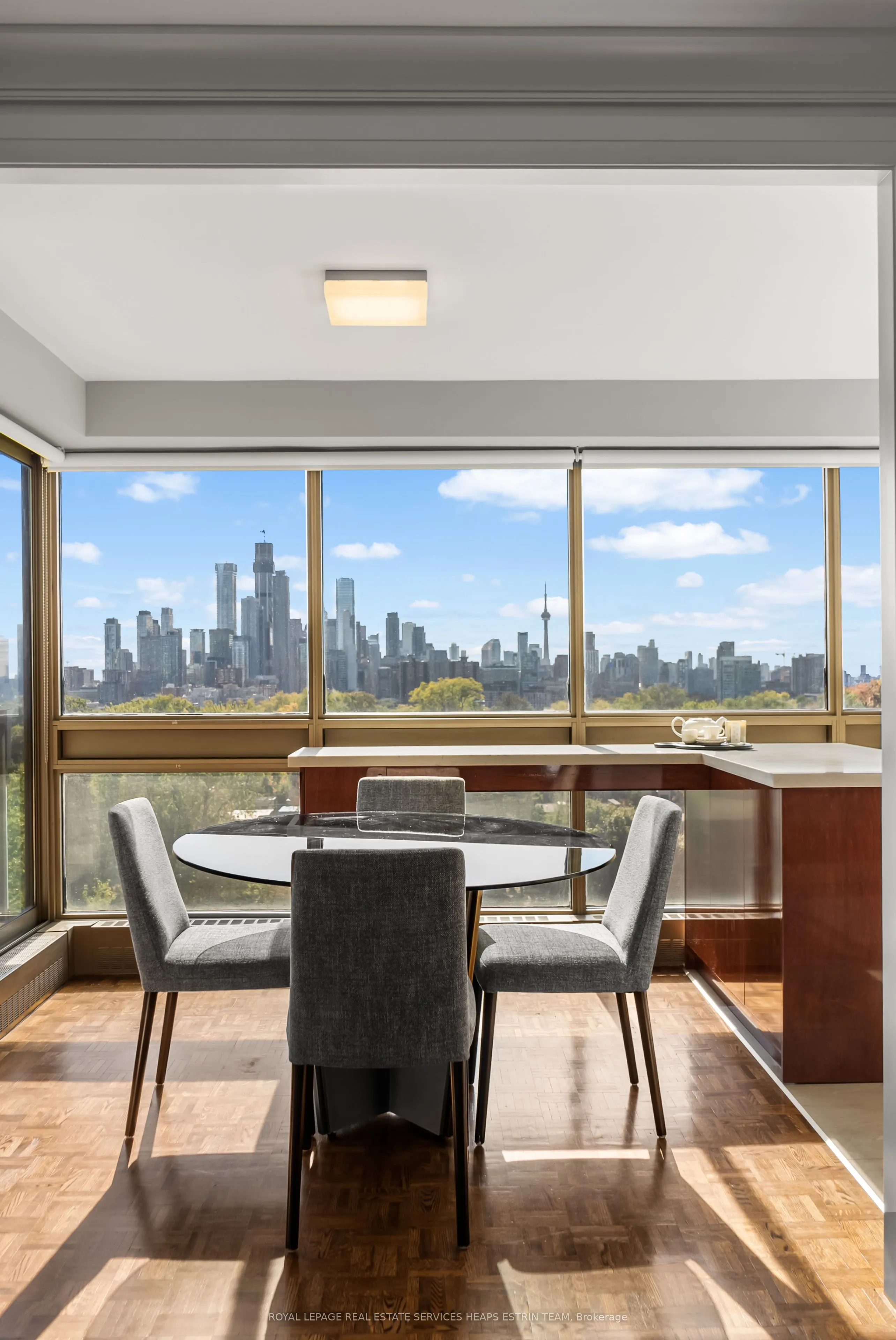 63 St Clair Avenue W, #907/908