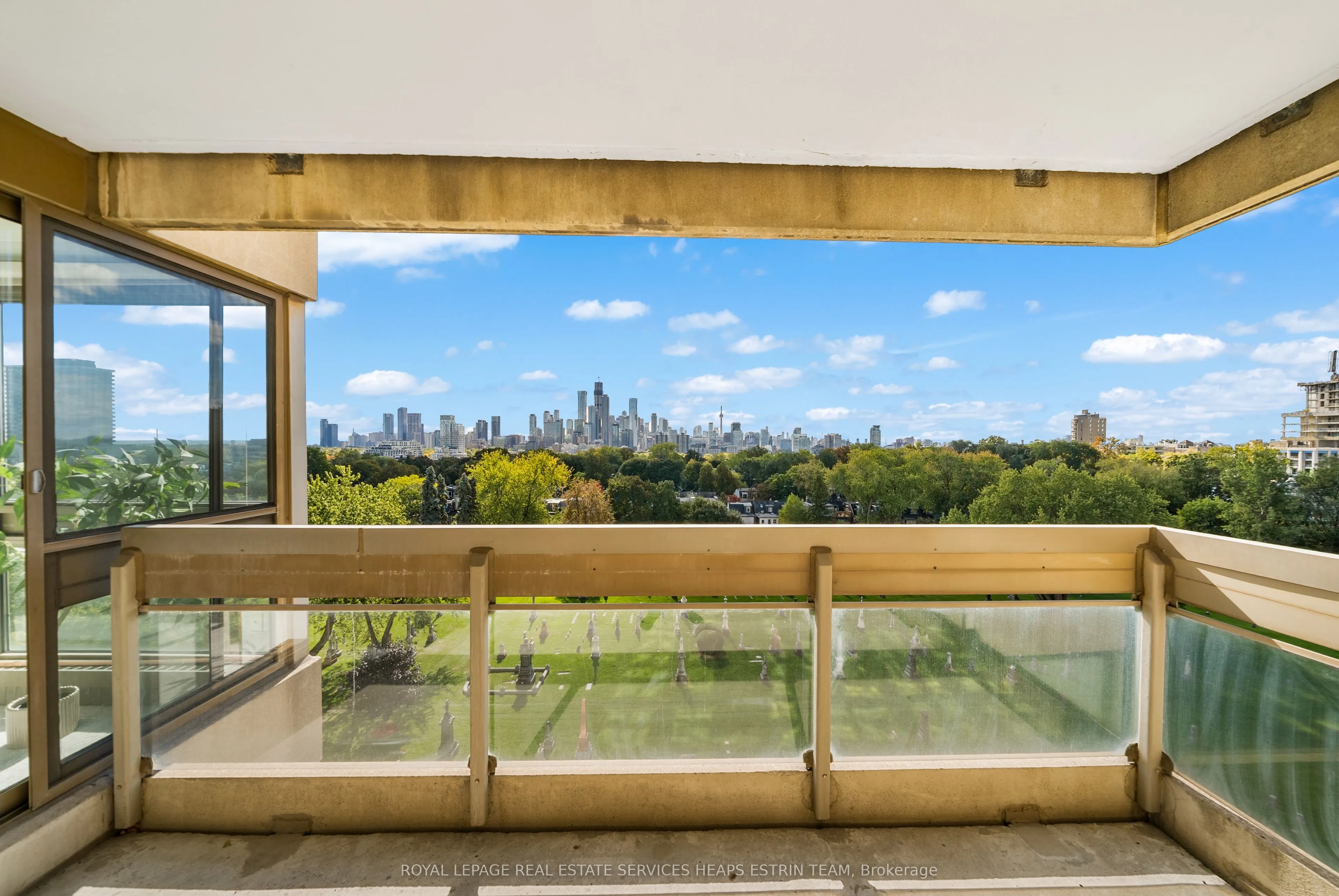 63 St Clair Avenue W, #907/908