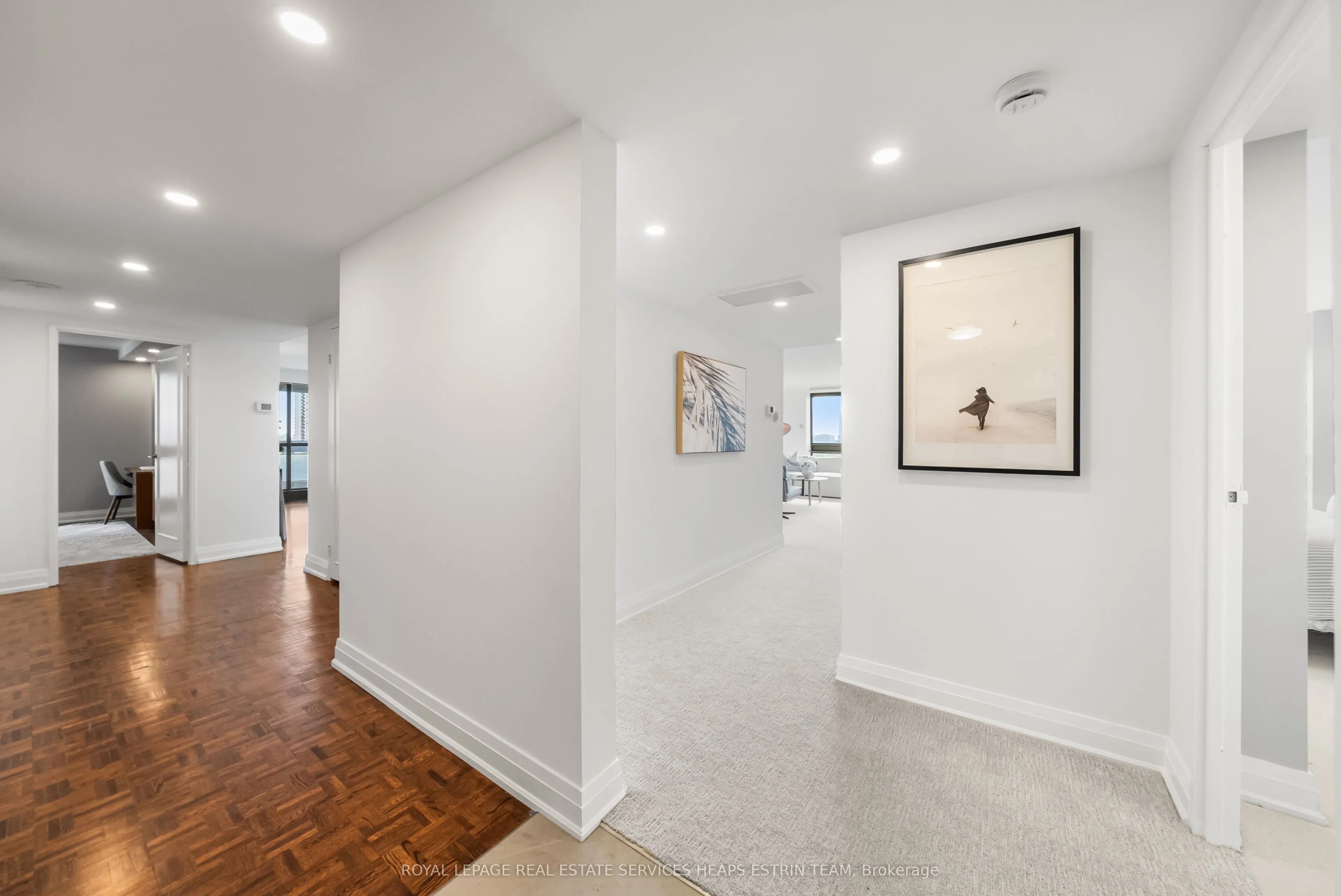 63 St Clair Avenue W, #907/908