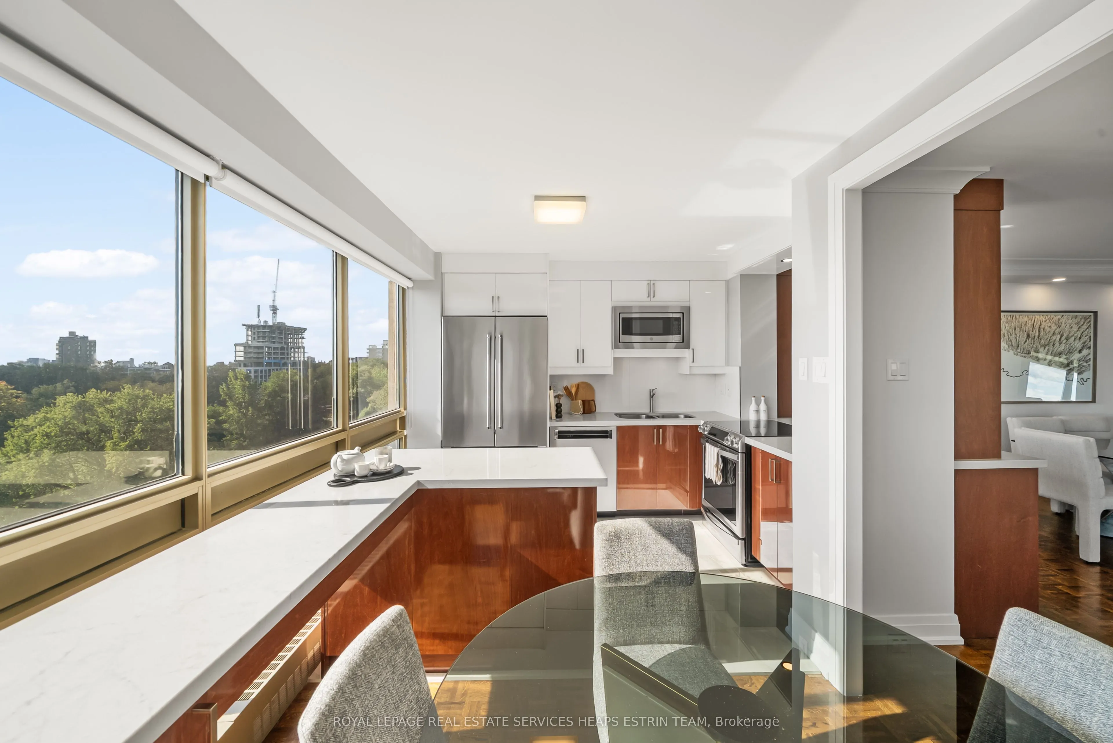 63 St Clair Avenue W, #907/908