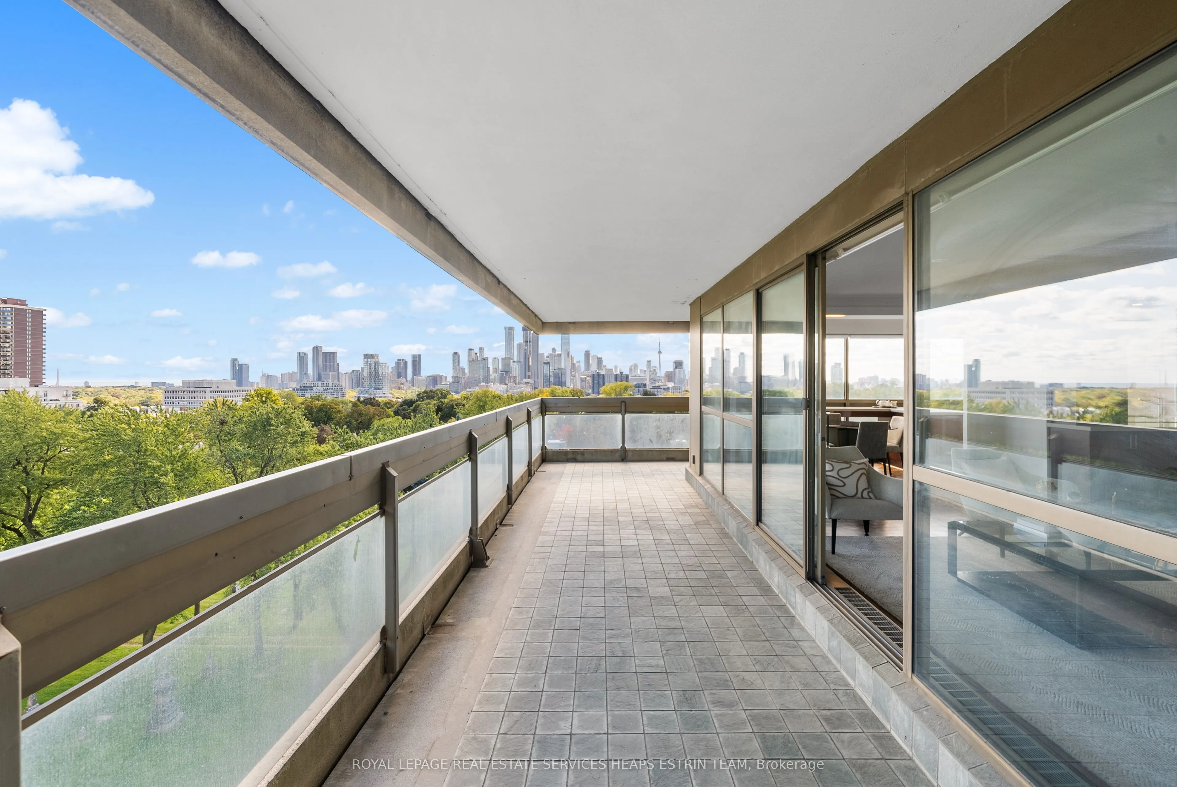 63 St Clair Avenue W, #907/908
