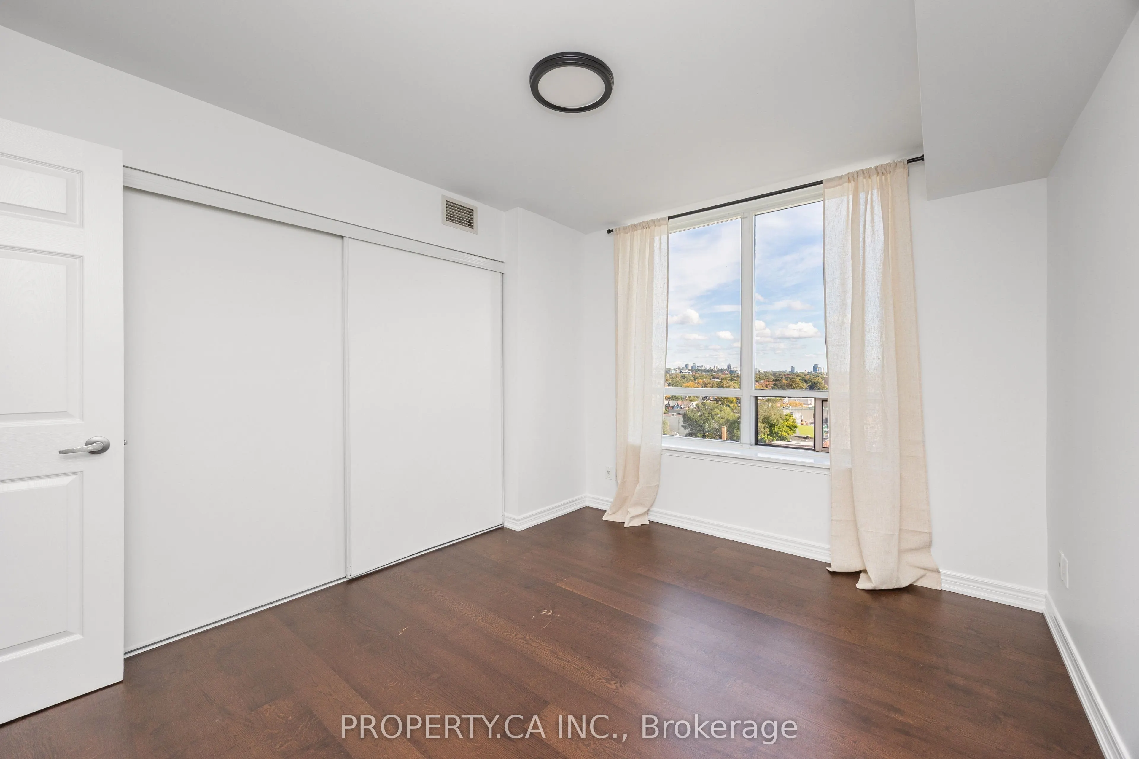 1369 Bloor Street W, #1114