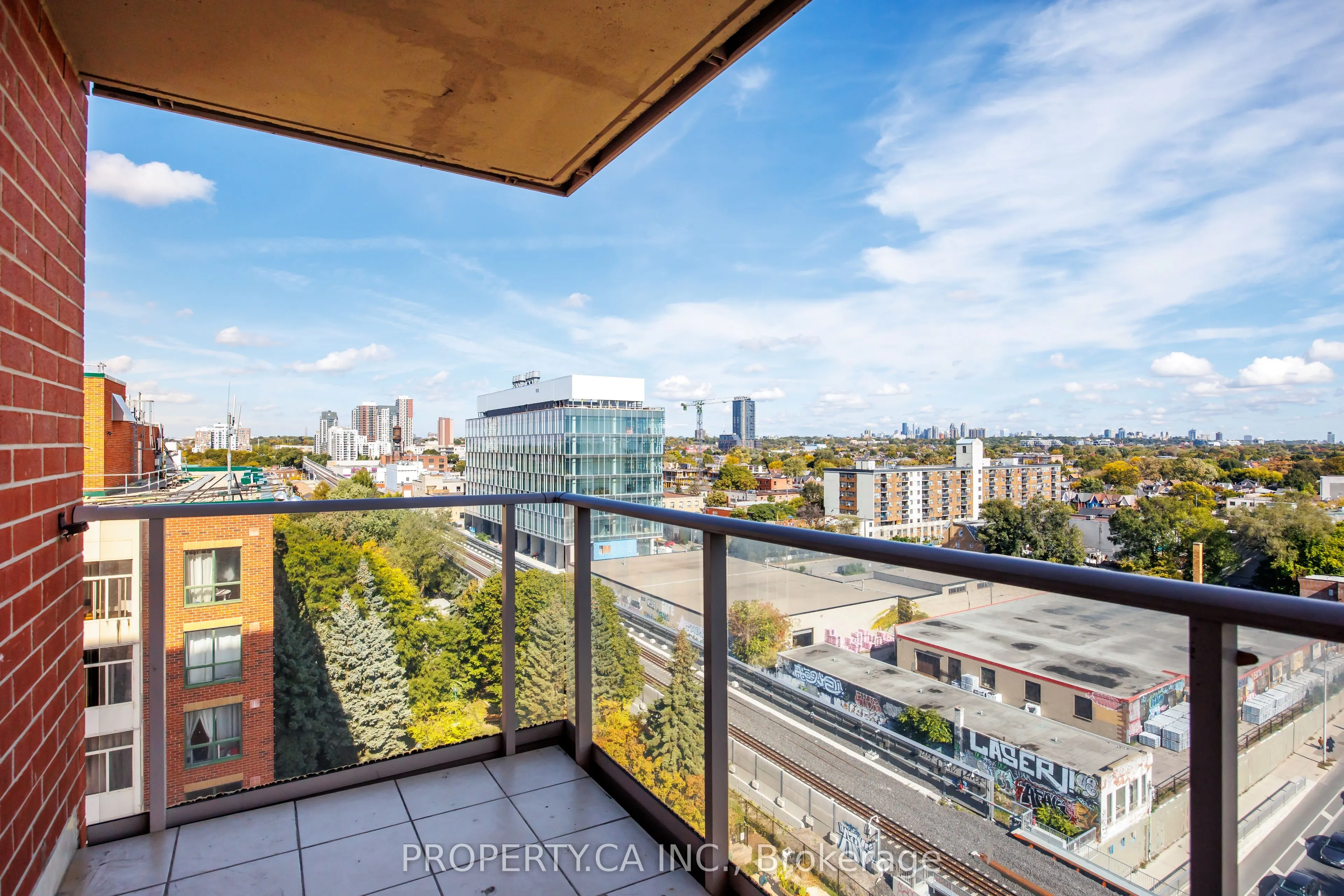 1369 Bloor Street W, #1114