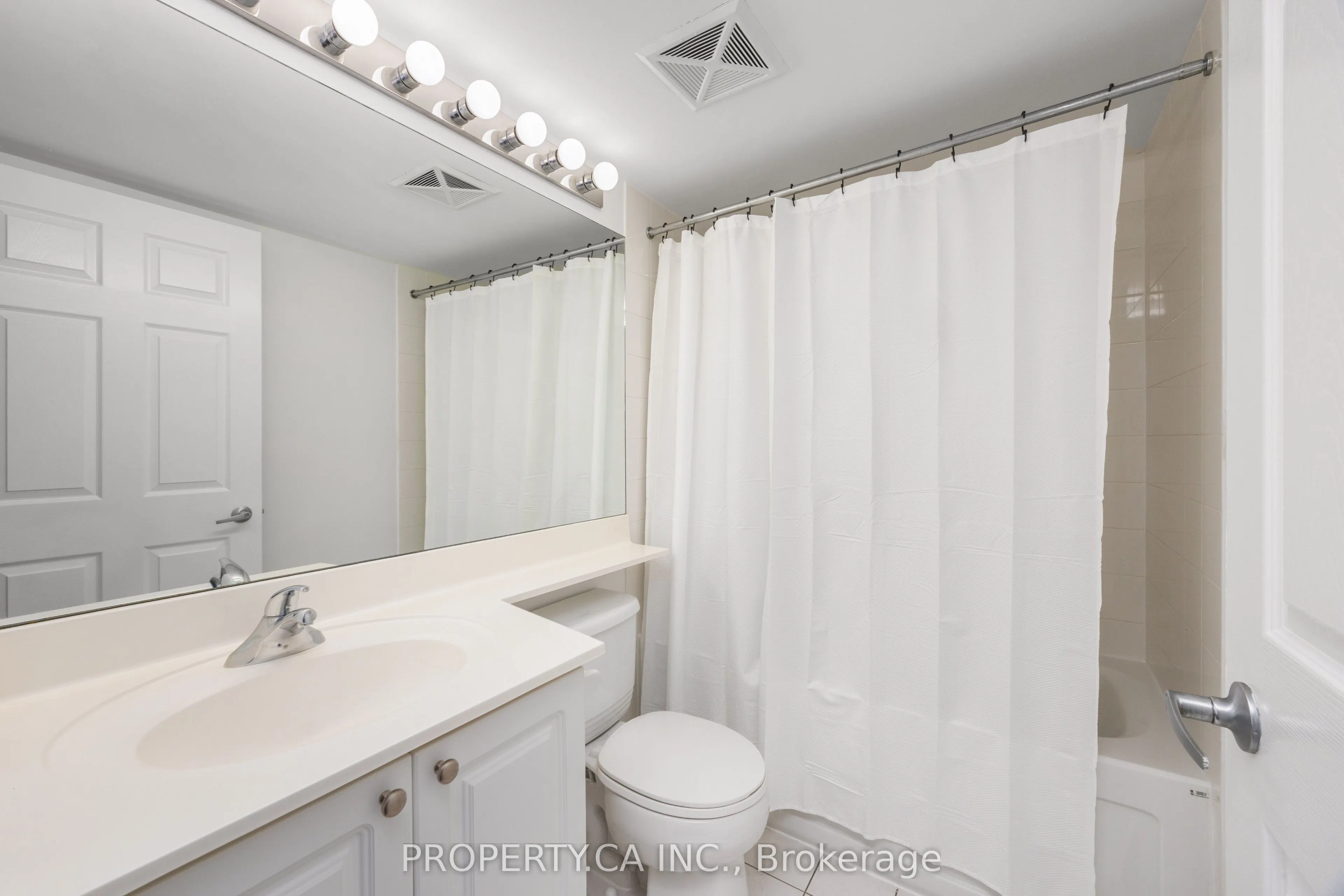 1369 Bloor Street W, #1114