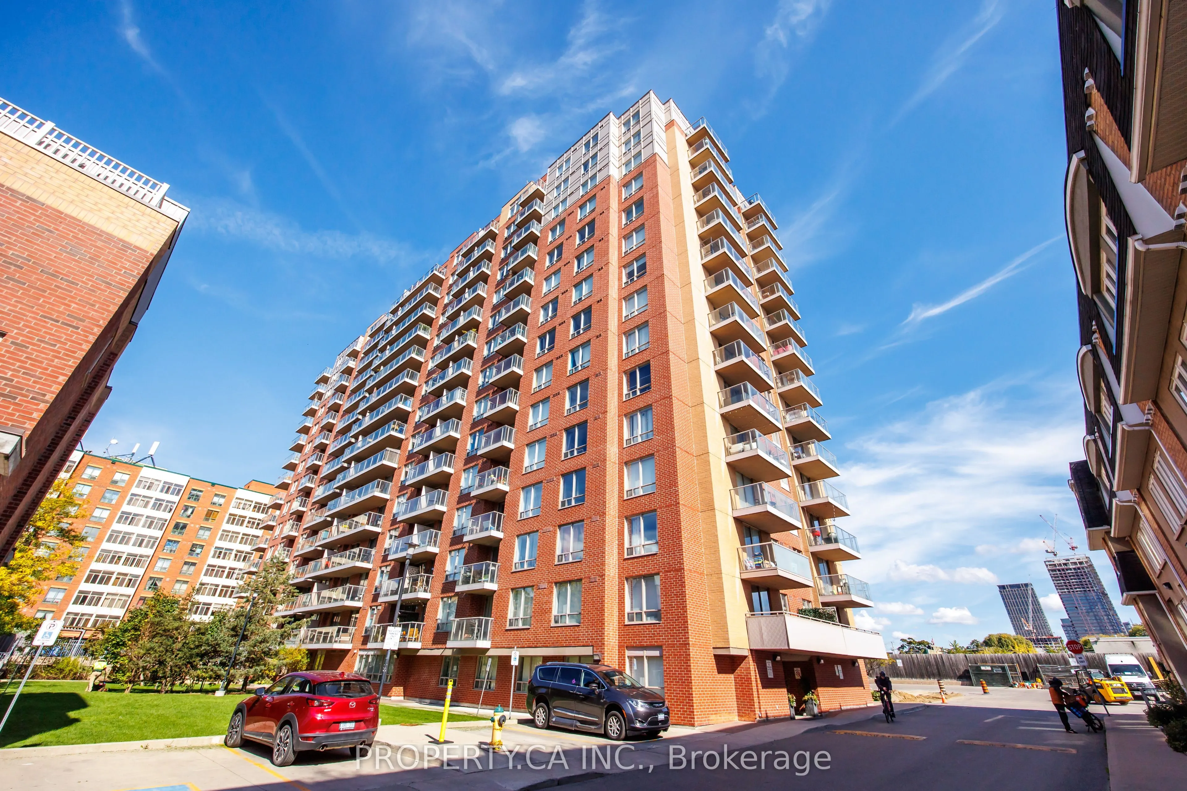 1369 Bloor Street W, #1114