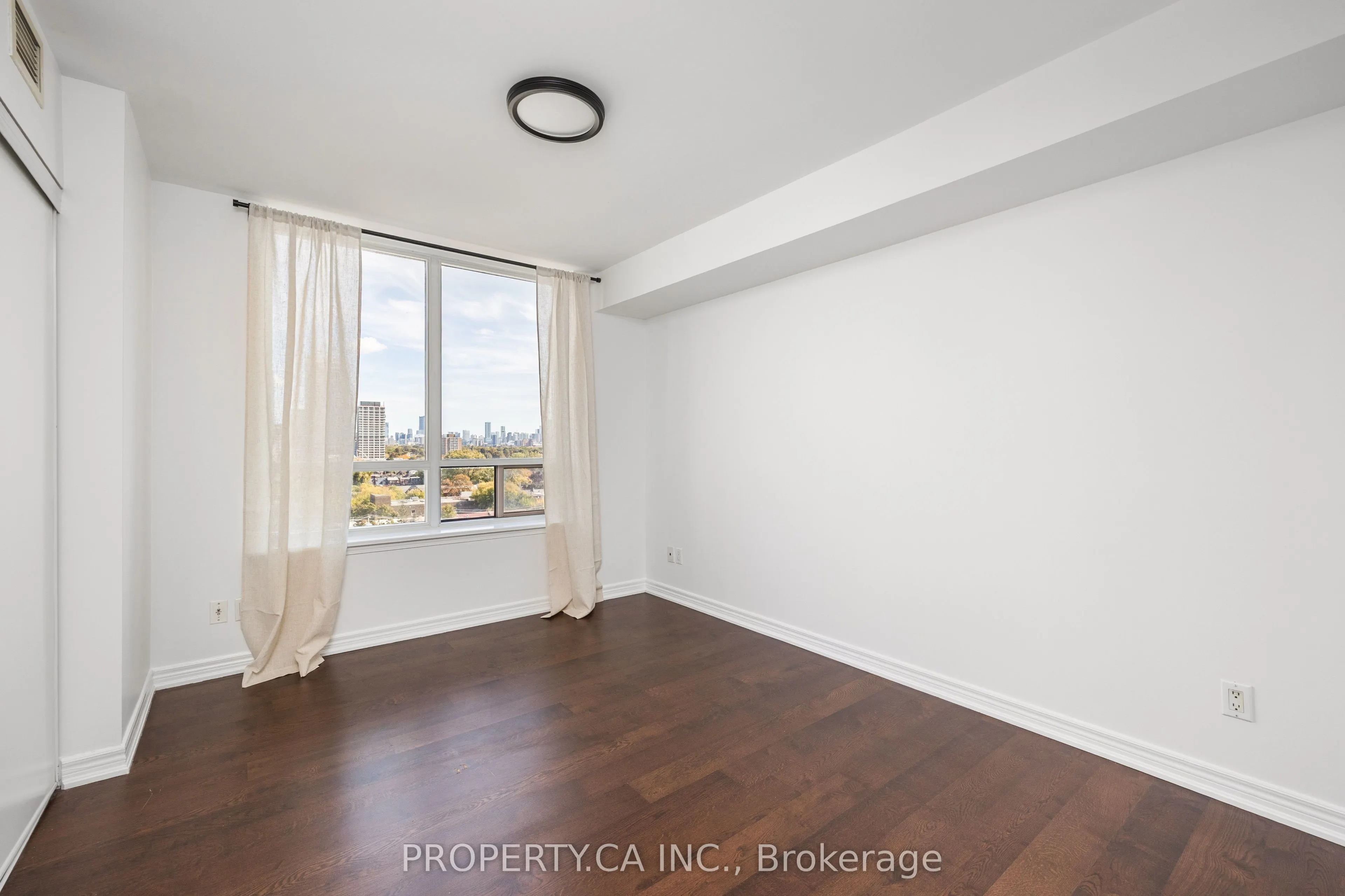 1369 Bloor Street W, #1114