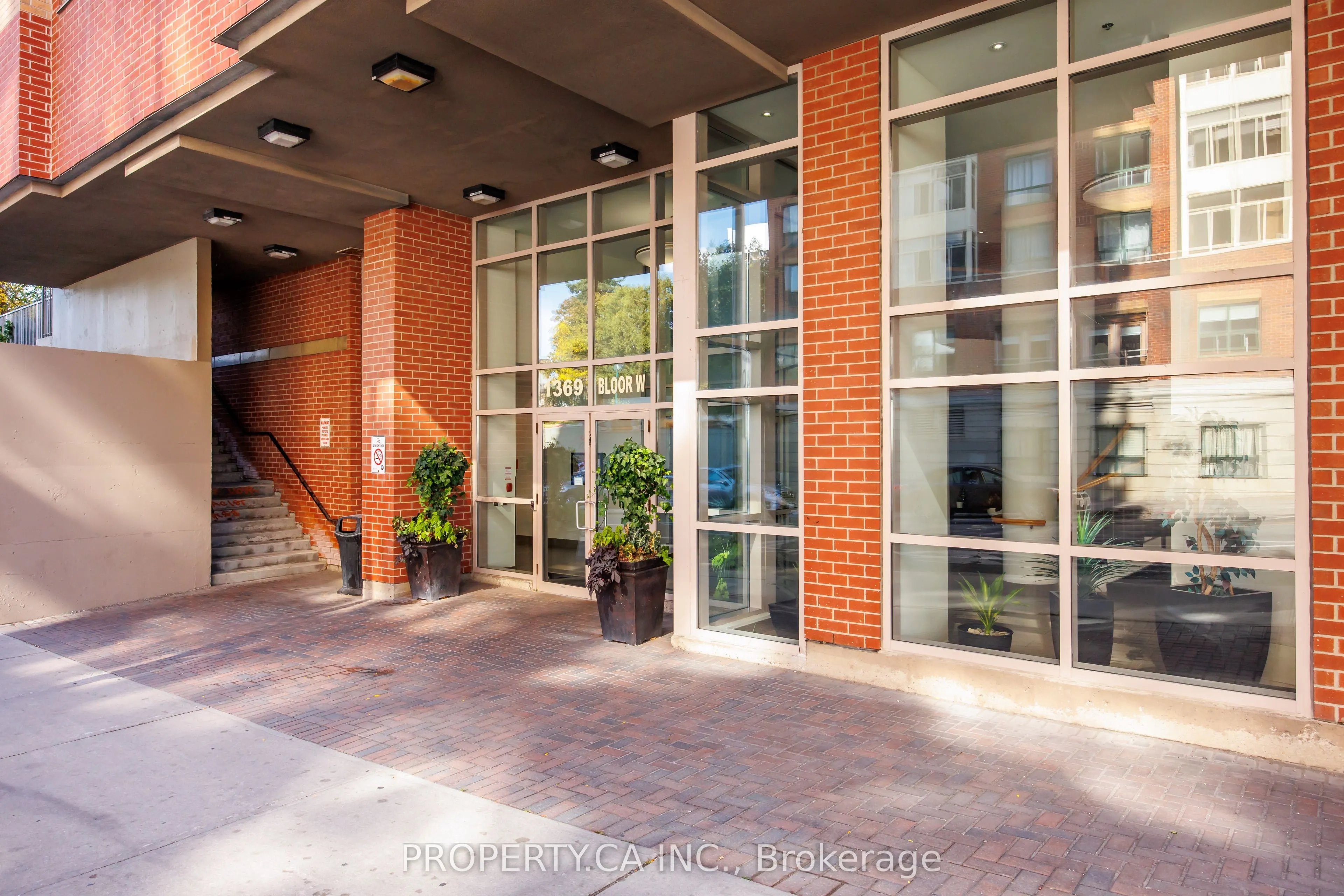 1369 Bloor Street W, #1114