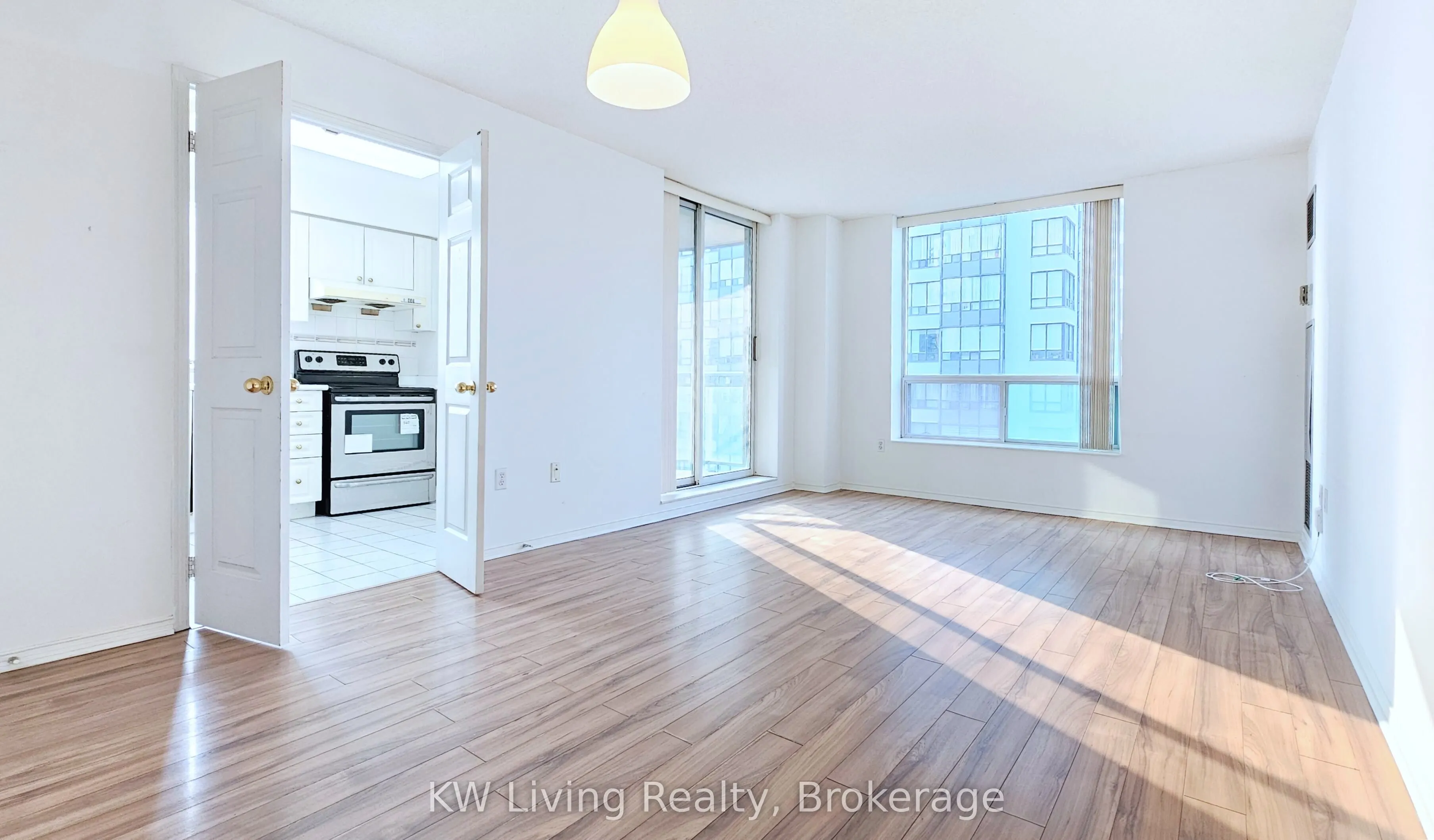 8 Pemberton Avenue, #1008