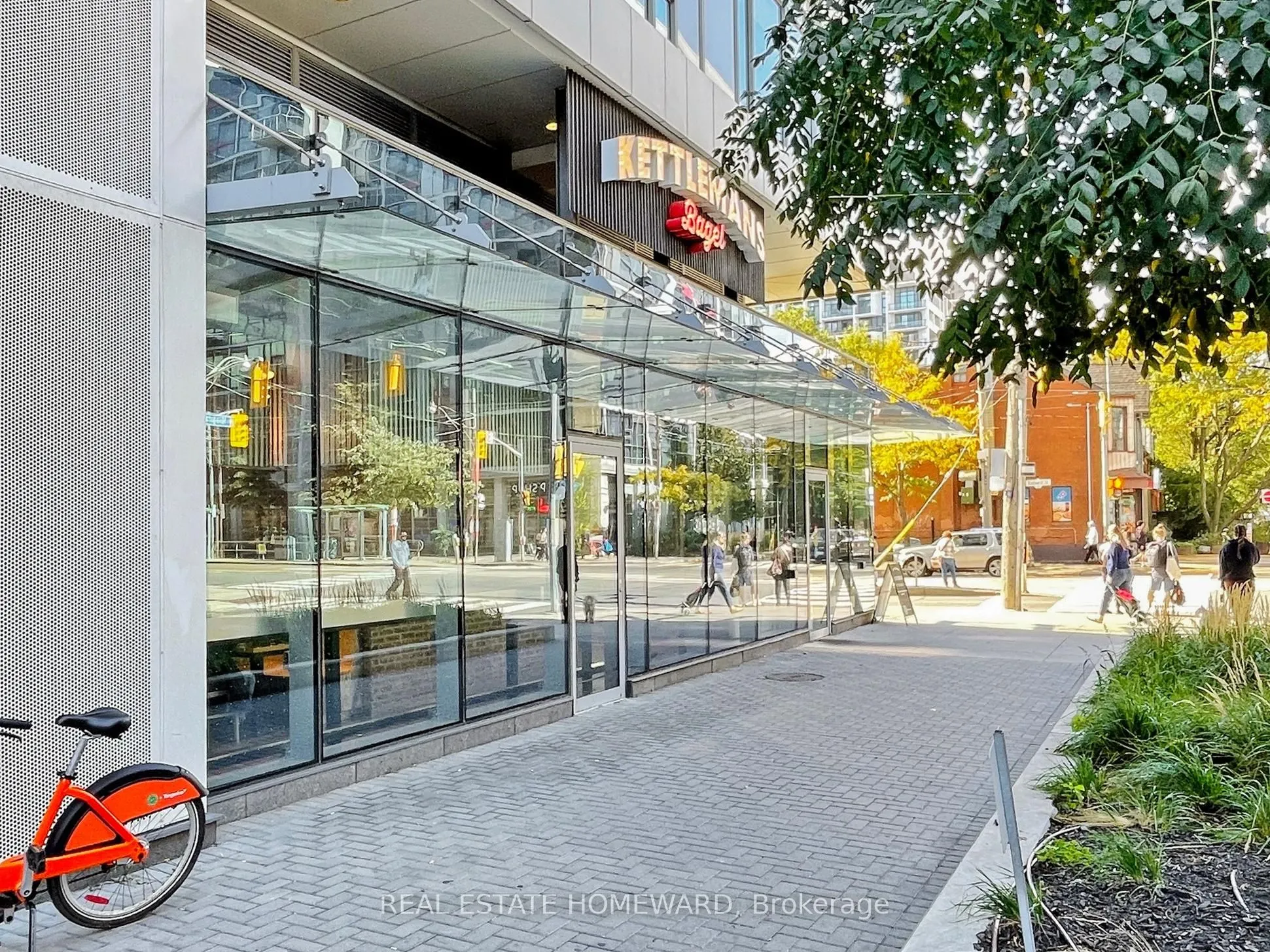 38 Niagara Street, #601
