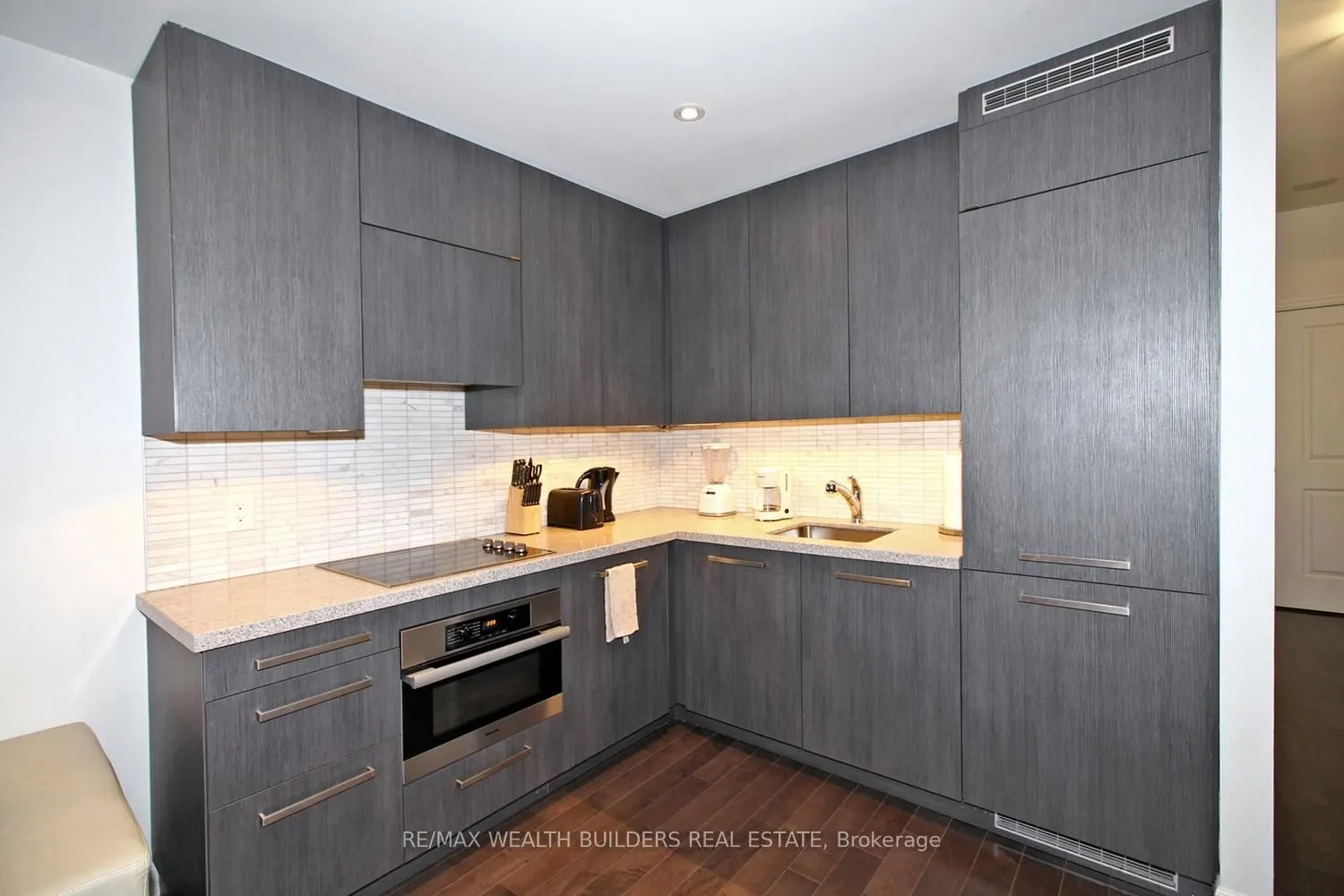 8 The Esplanade Avenue, #3512