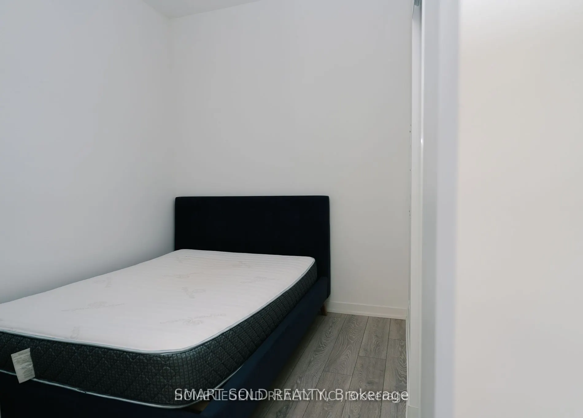 15 Holmes Avenue, #103