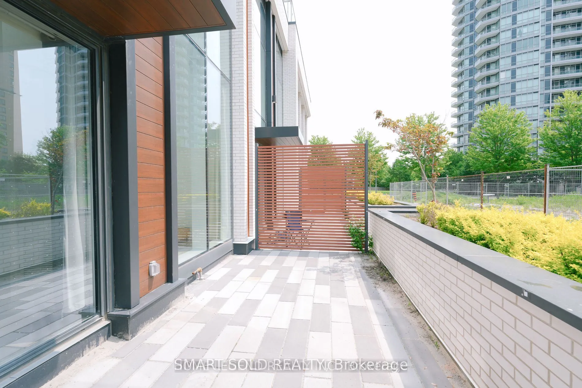 15 Holmes Avenue, #103