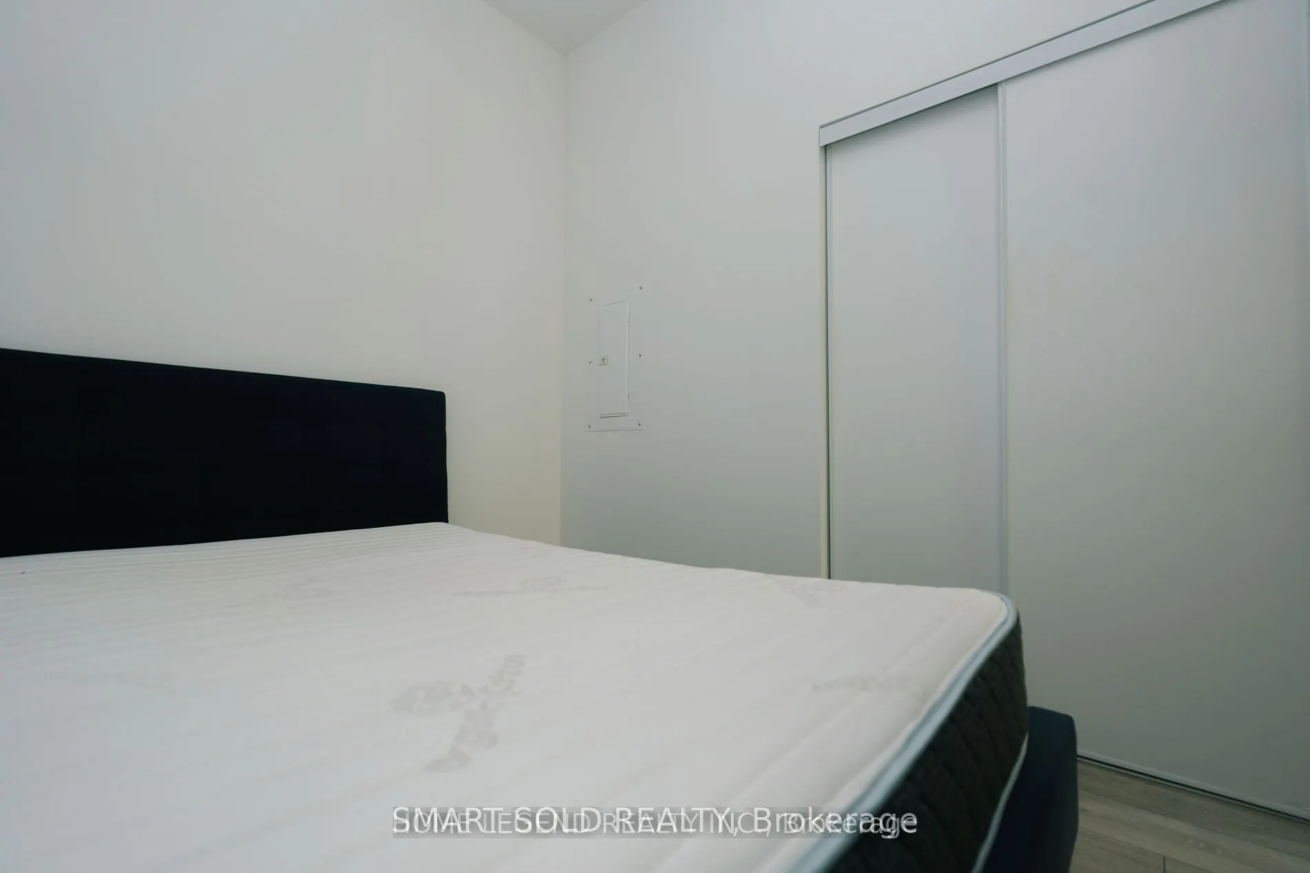 15 Holmes Avenue, #103