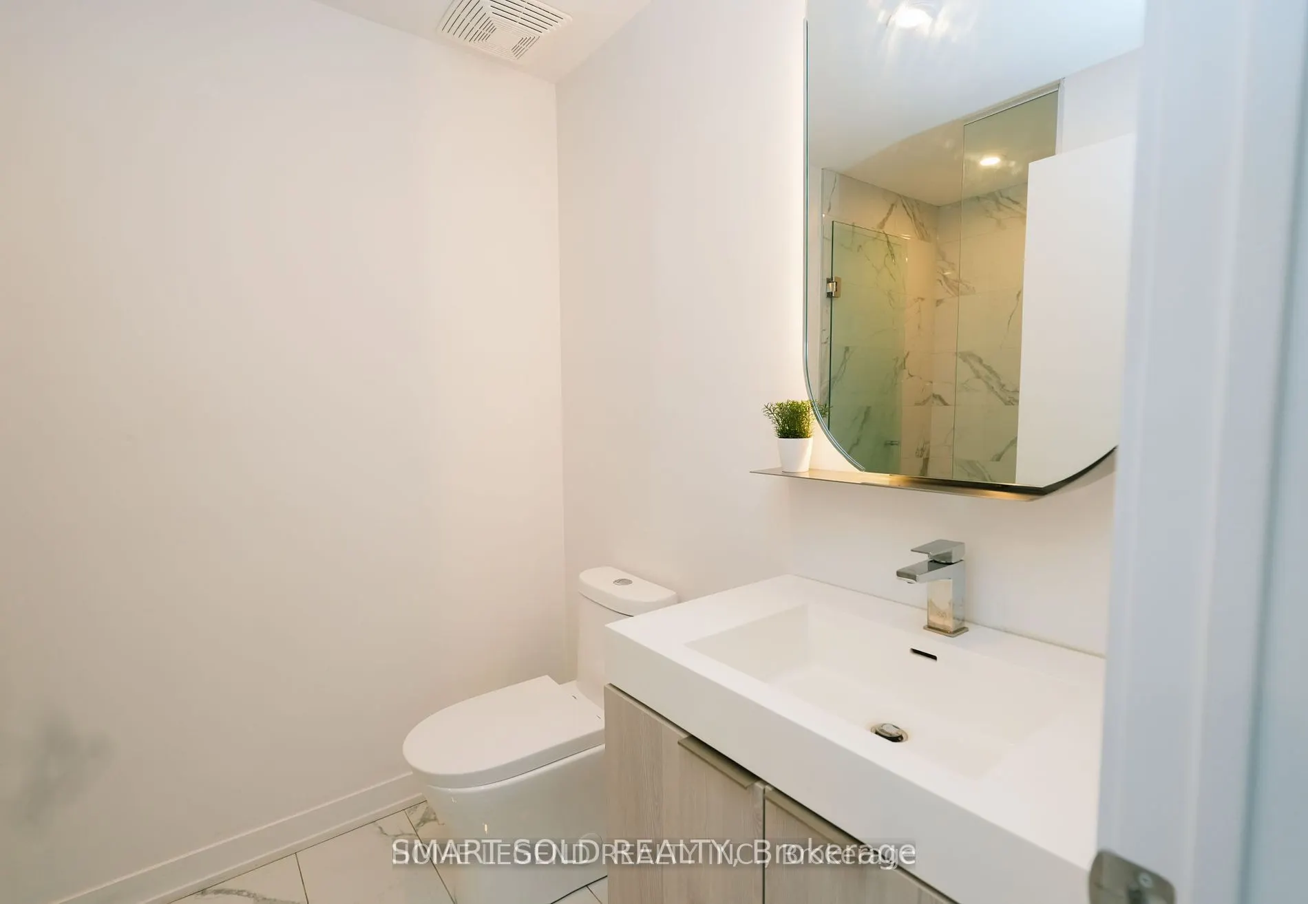 15 Holmes Avenue, #103