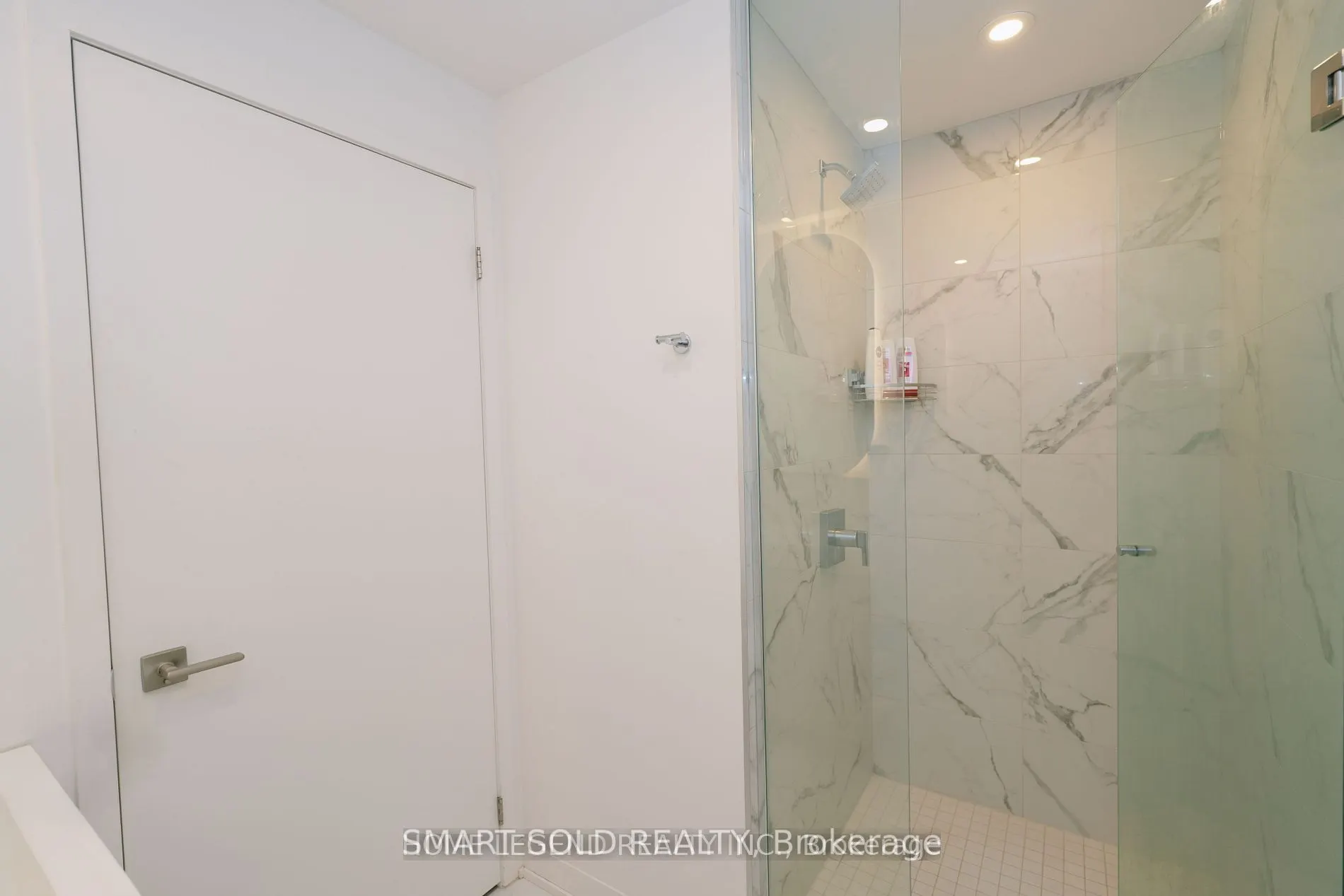 15 Holmes Avenue, #103