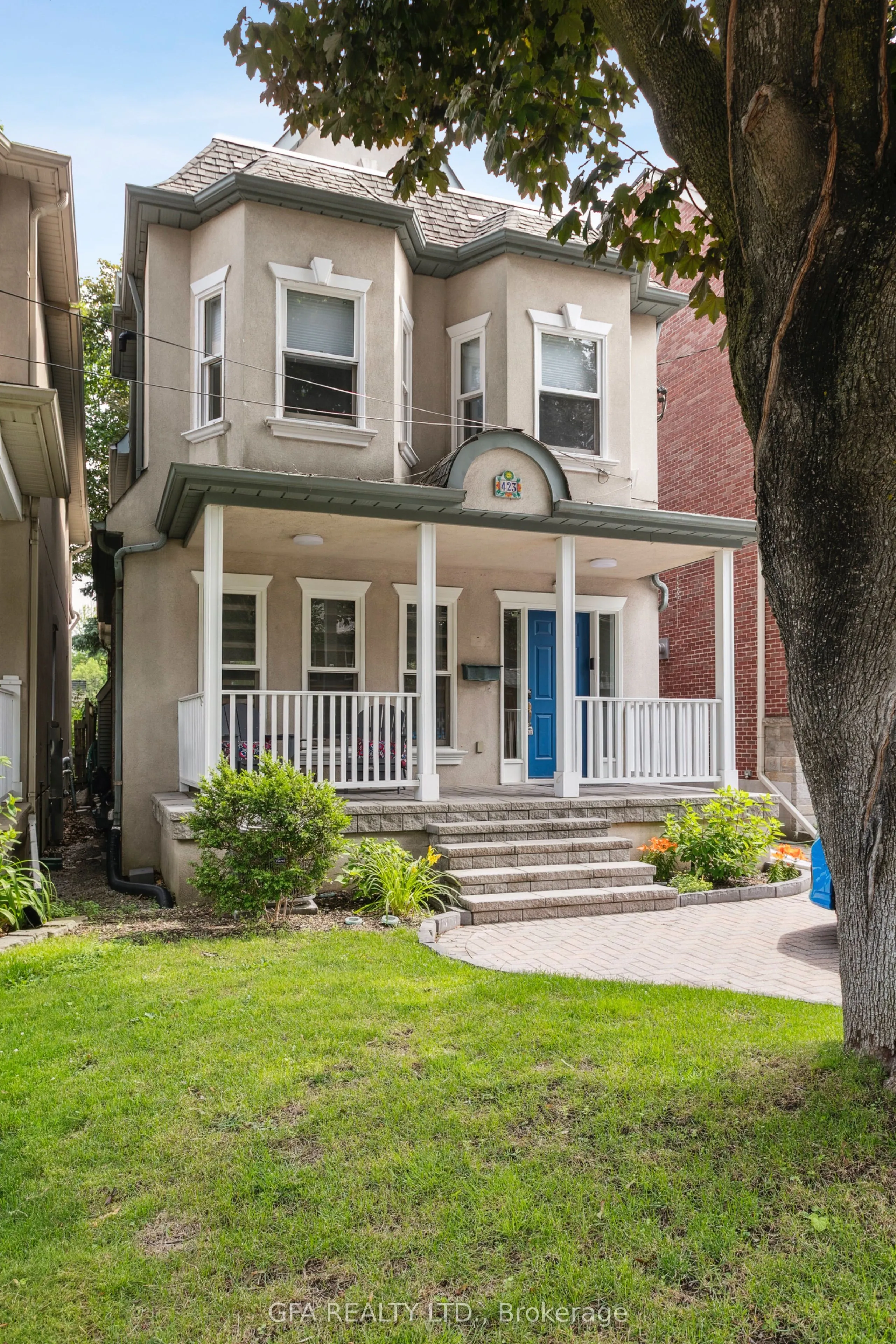 423 Manor Road E
