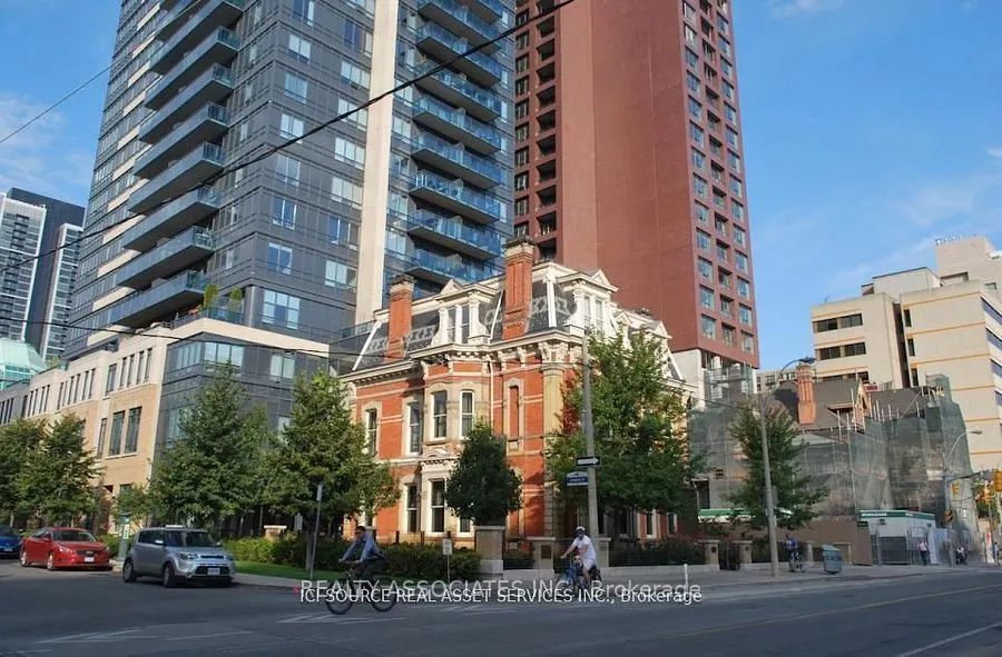 28 Linden Street, #901