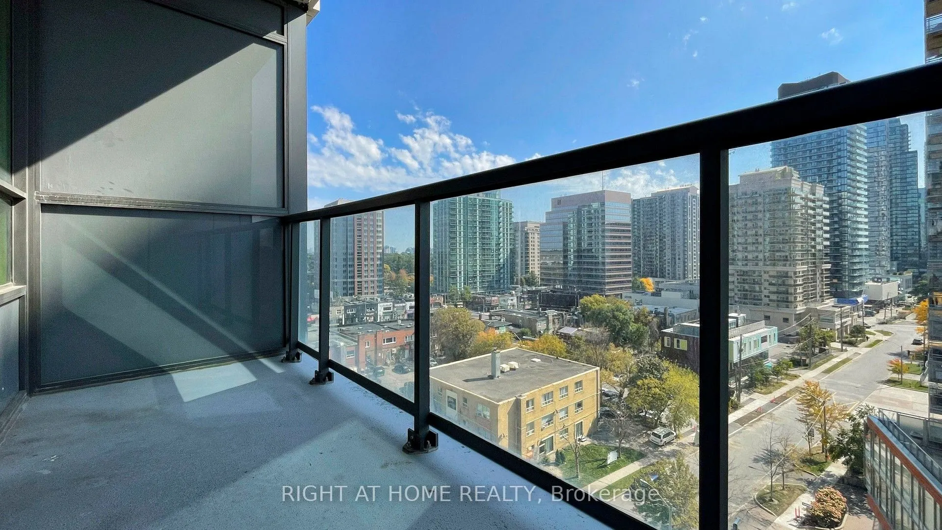 68 Canterbury Place, #902