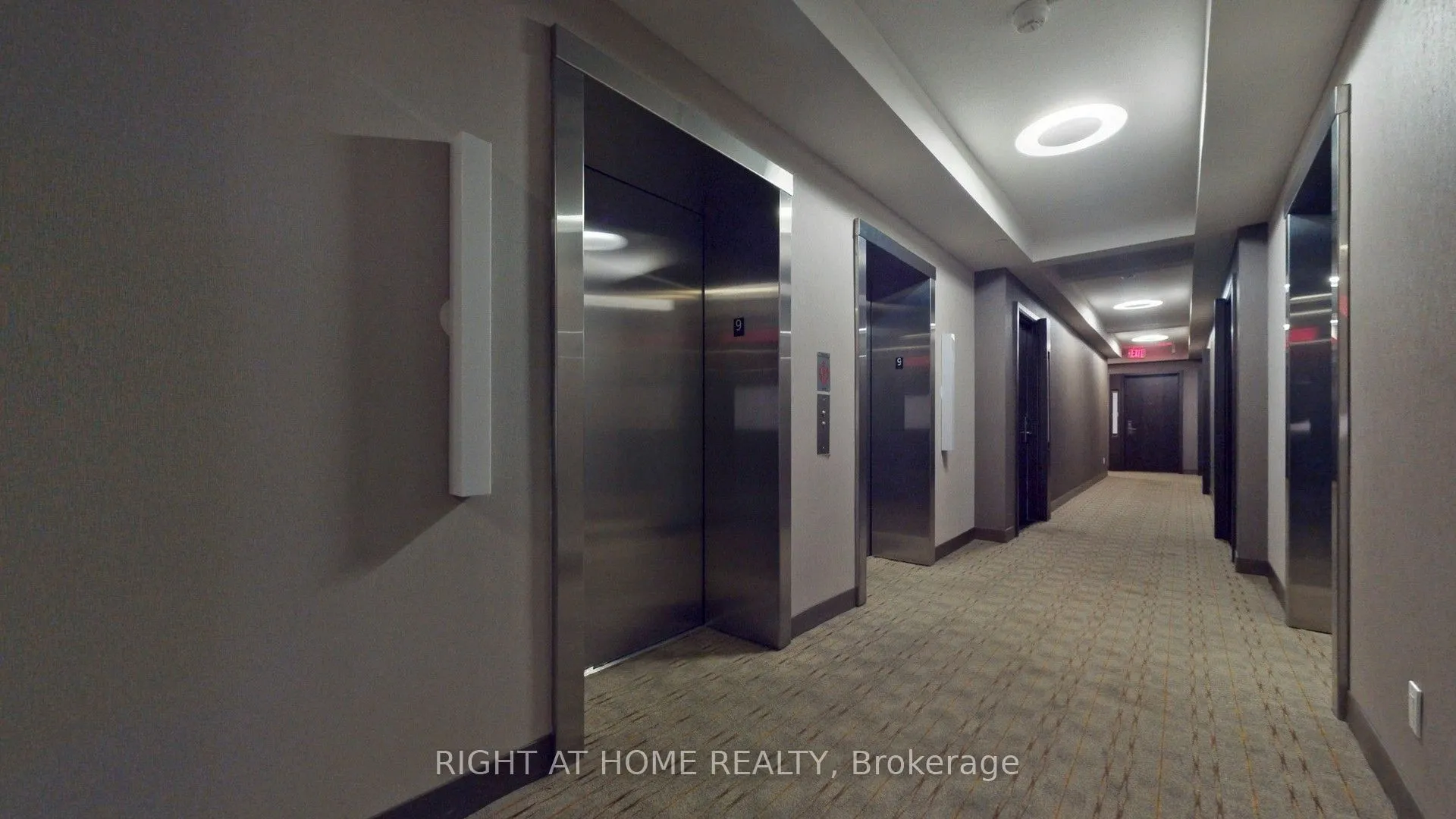 68 Canterbury Place, #902