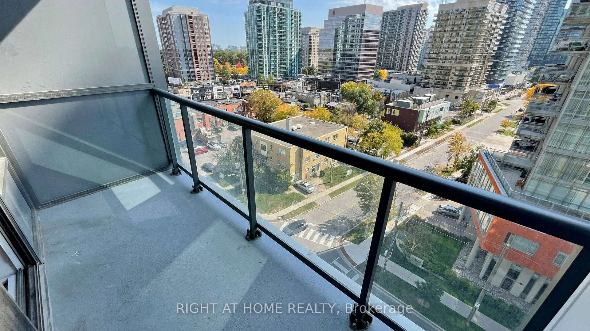 68 Canterbury Place, #902