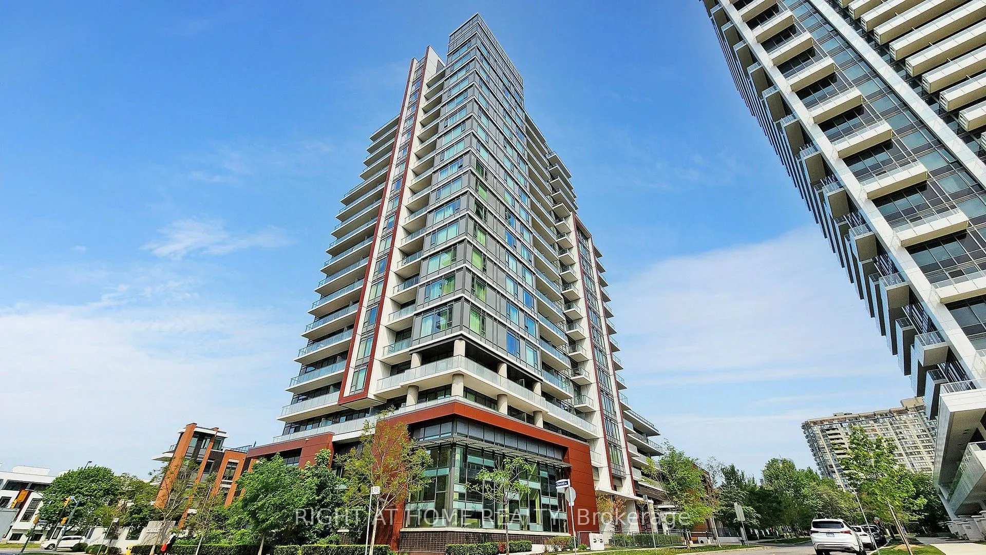 68 Canterbury Place, #902