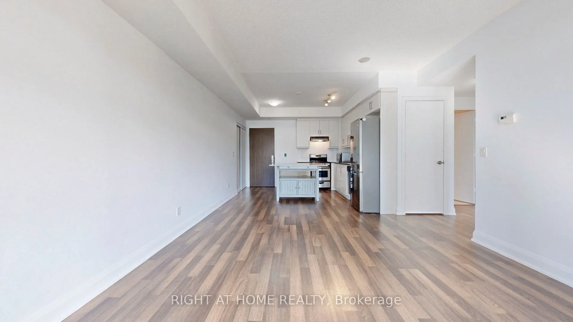 68 Canterbury Place, #902