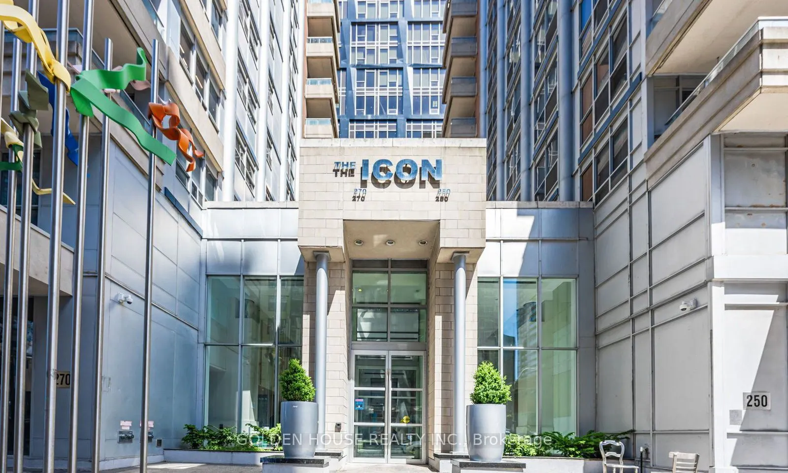 270 Wellington Street W, #618