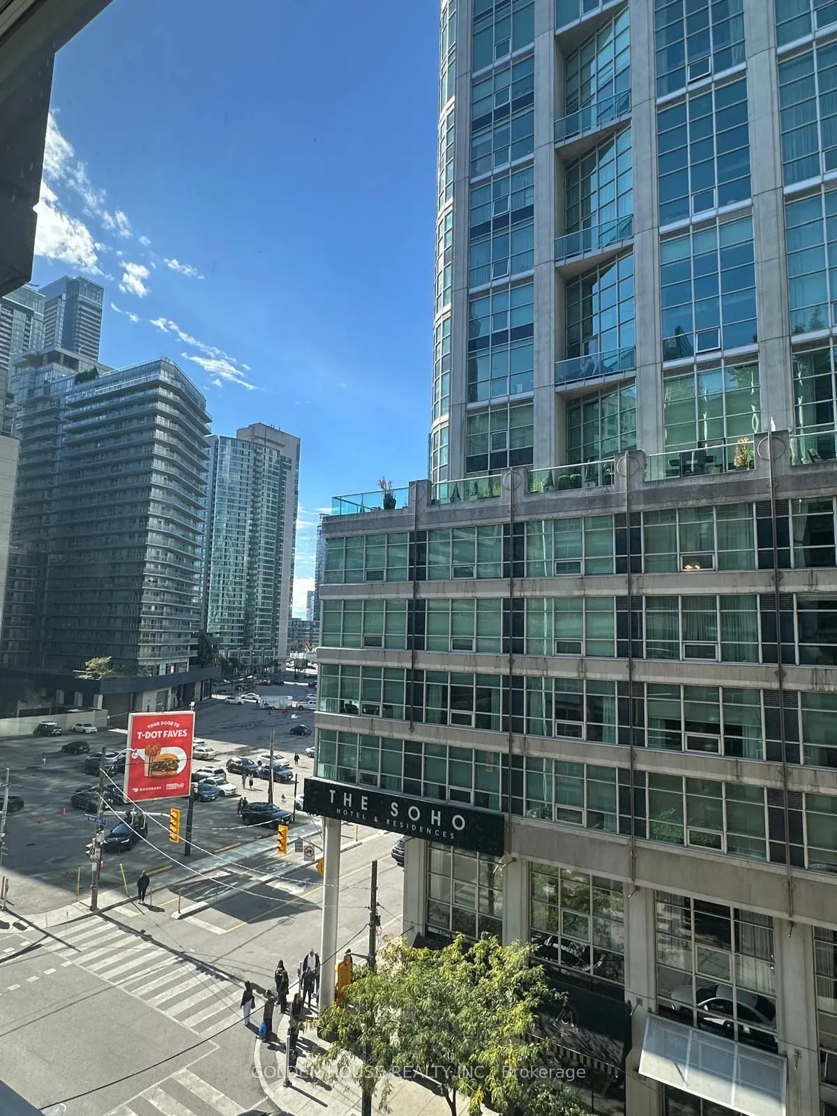 270 Wellington Street W, #618