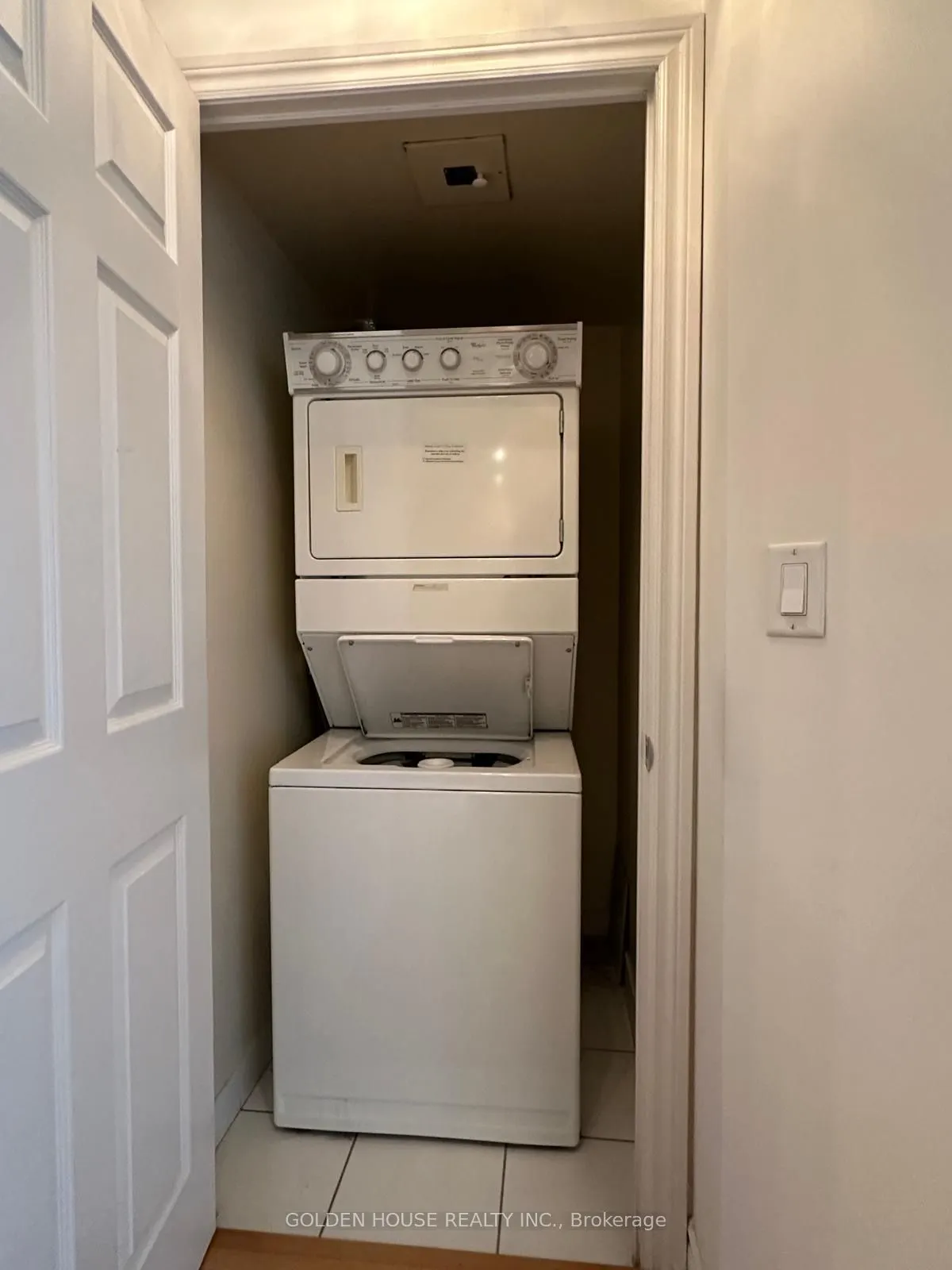 270 Wellington Street W, #618