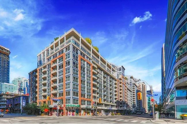 270 Wellington Street W, #618