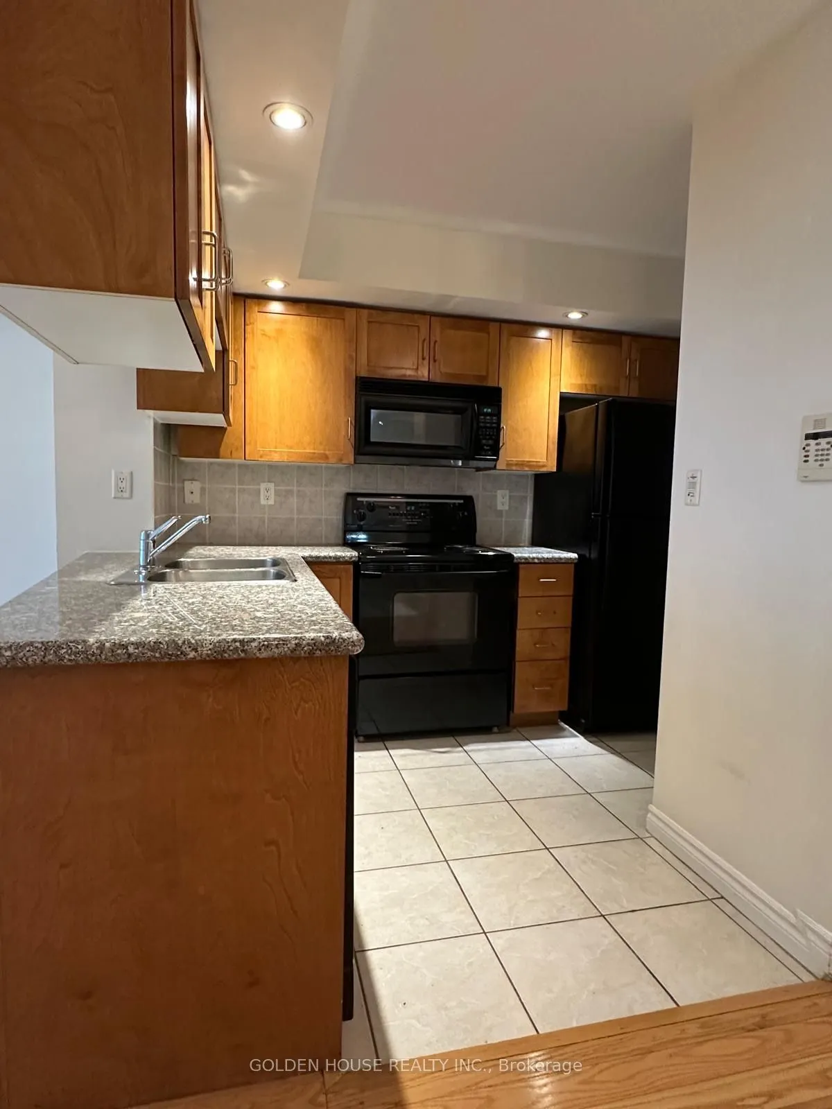 270 Wellington Street W, #618