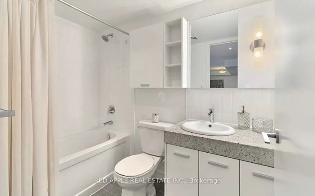 15 Singer Court, #216