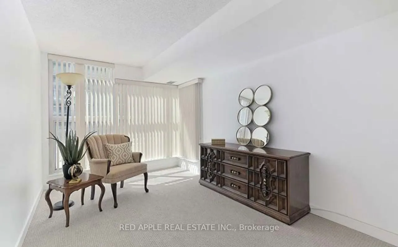 15 Singer Court, #216
