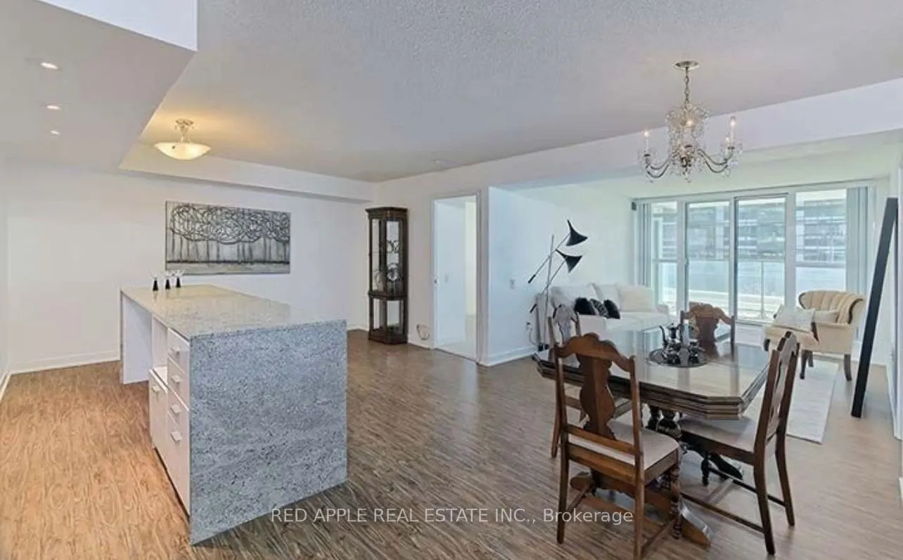 15 Singer Court, #216