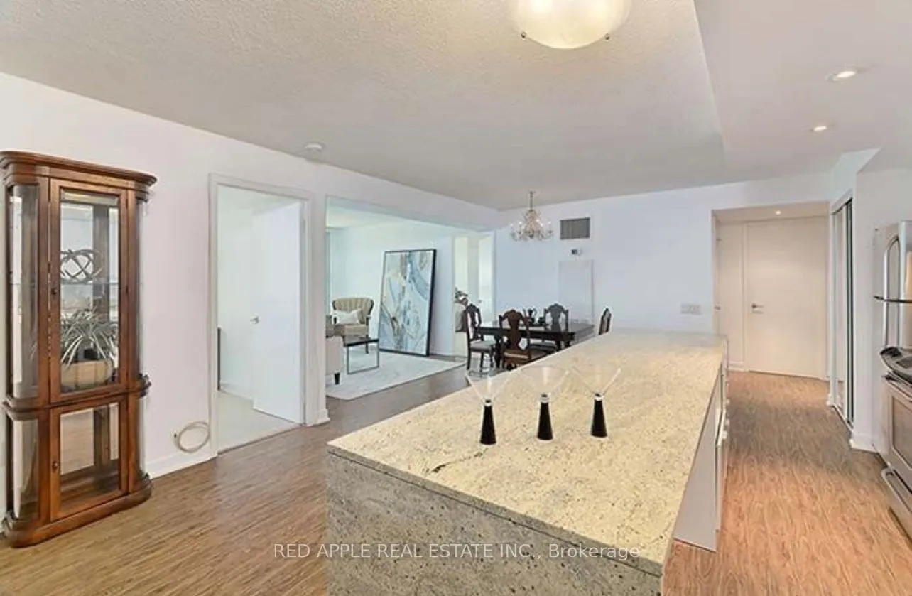 15 Singer Court, #216