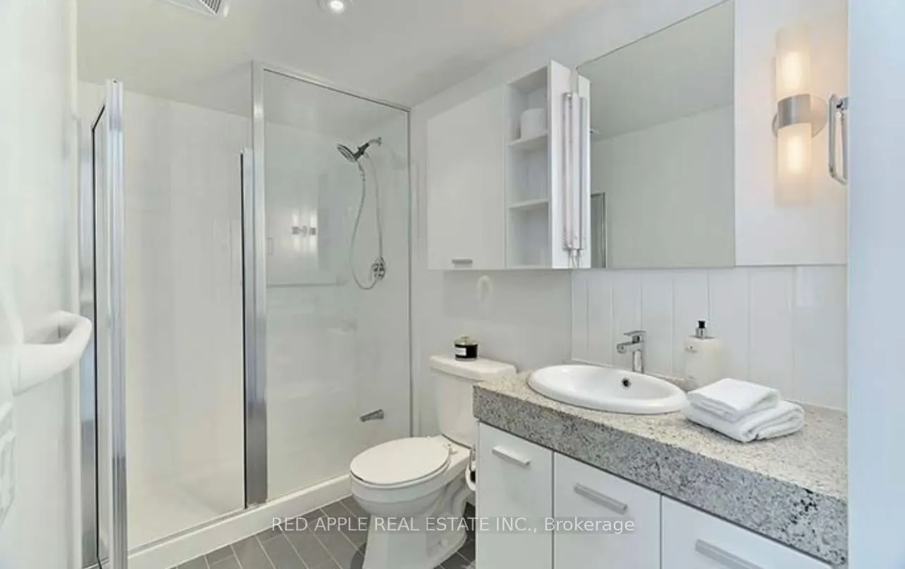 15 Singer Court, #216