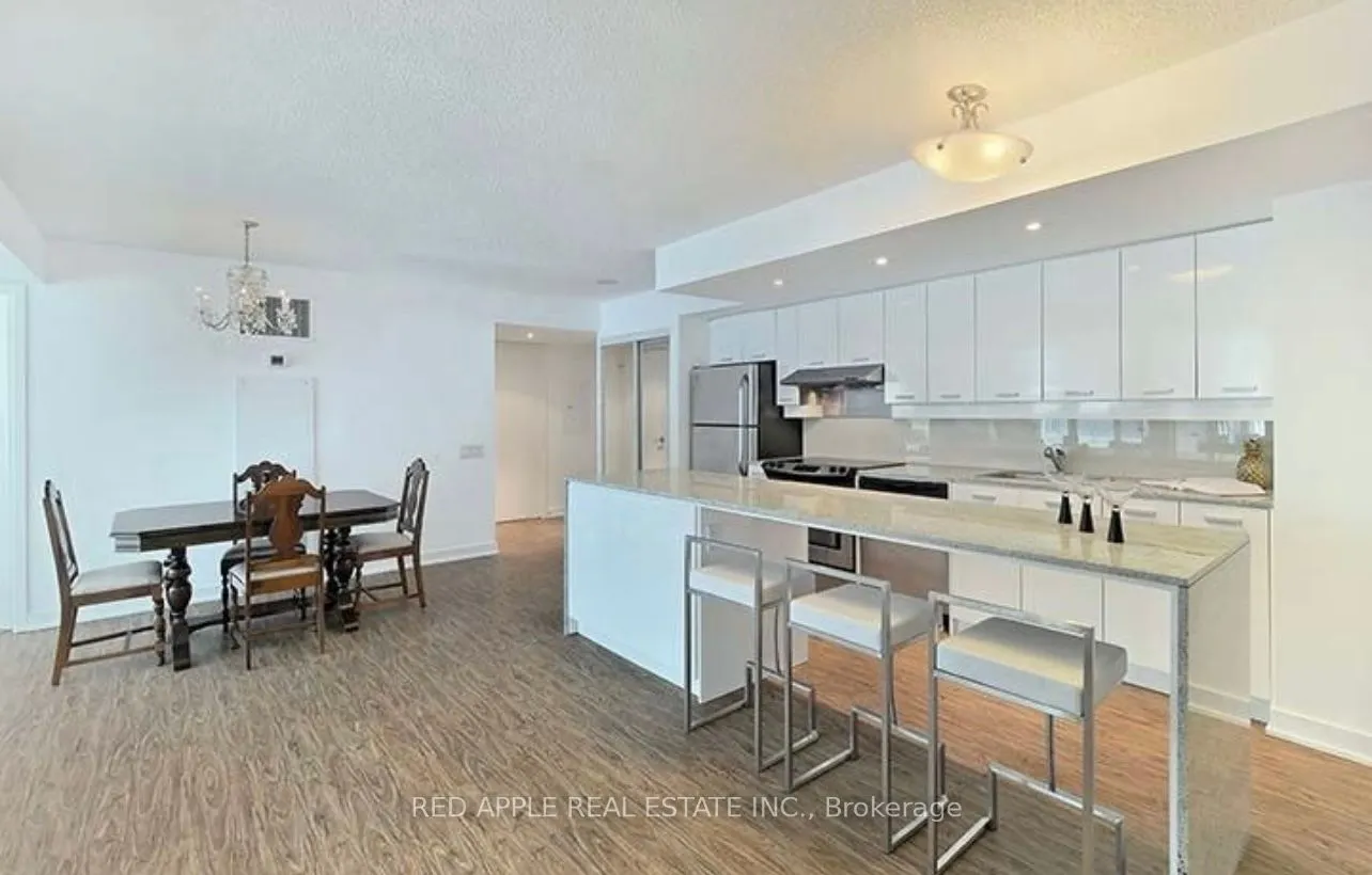 15 Singer Court, #216