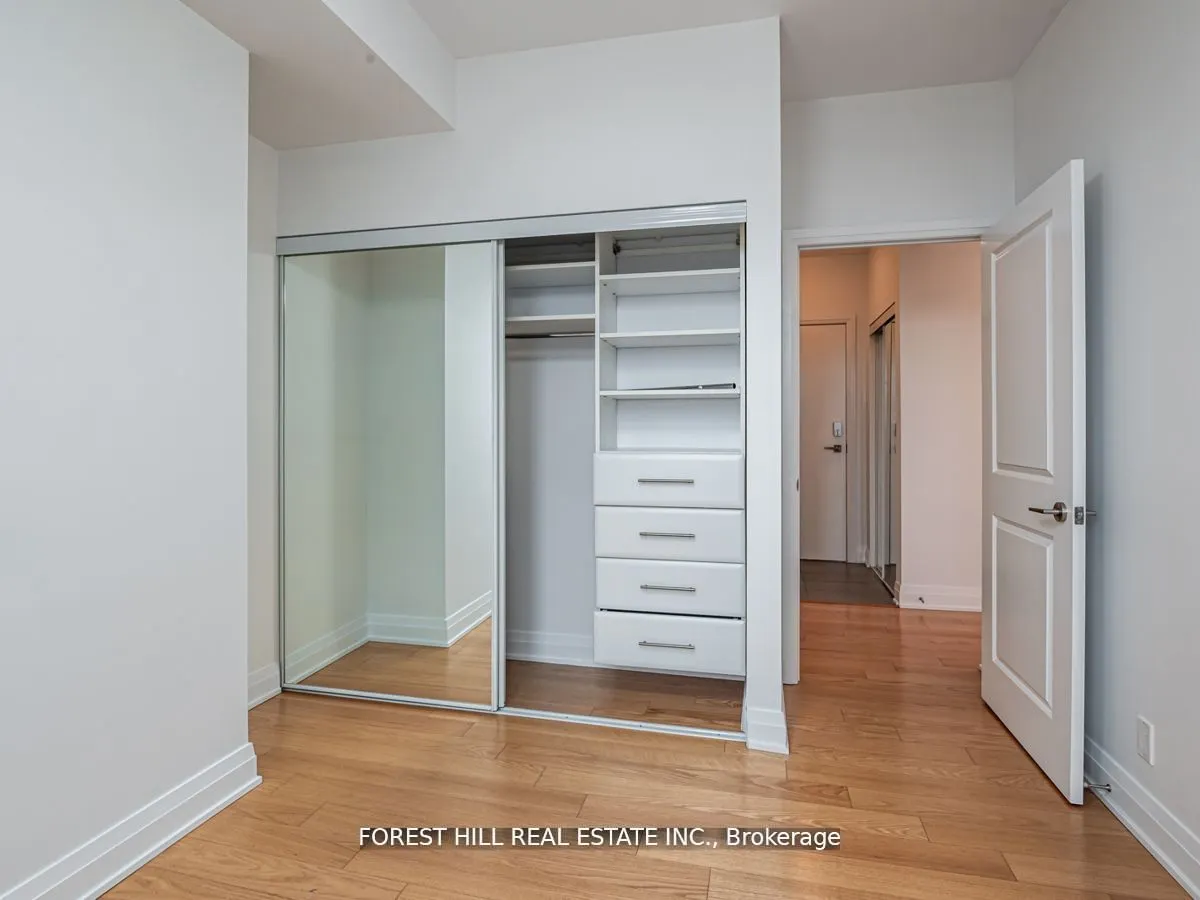 530 St Clair Avenue W, #707