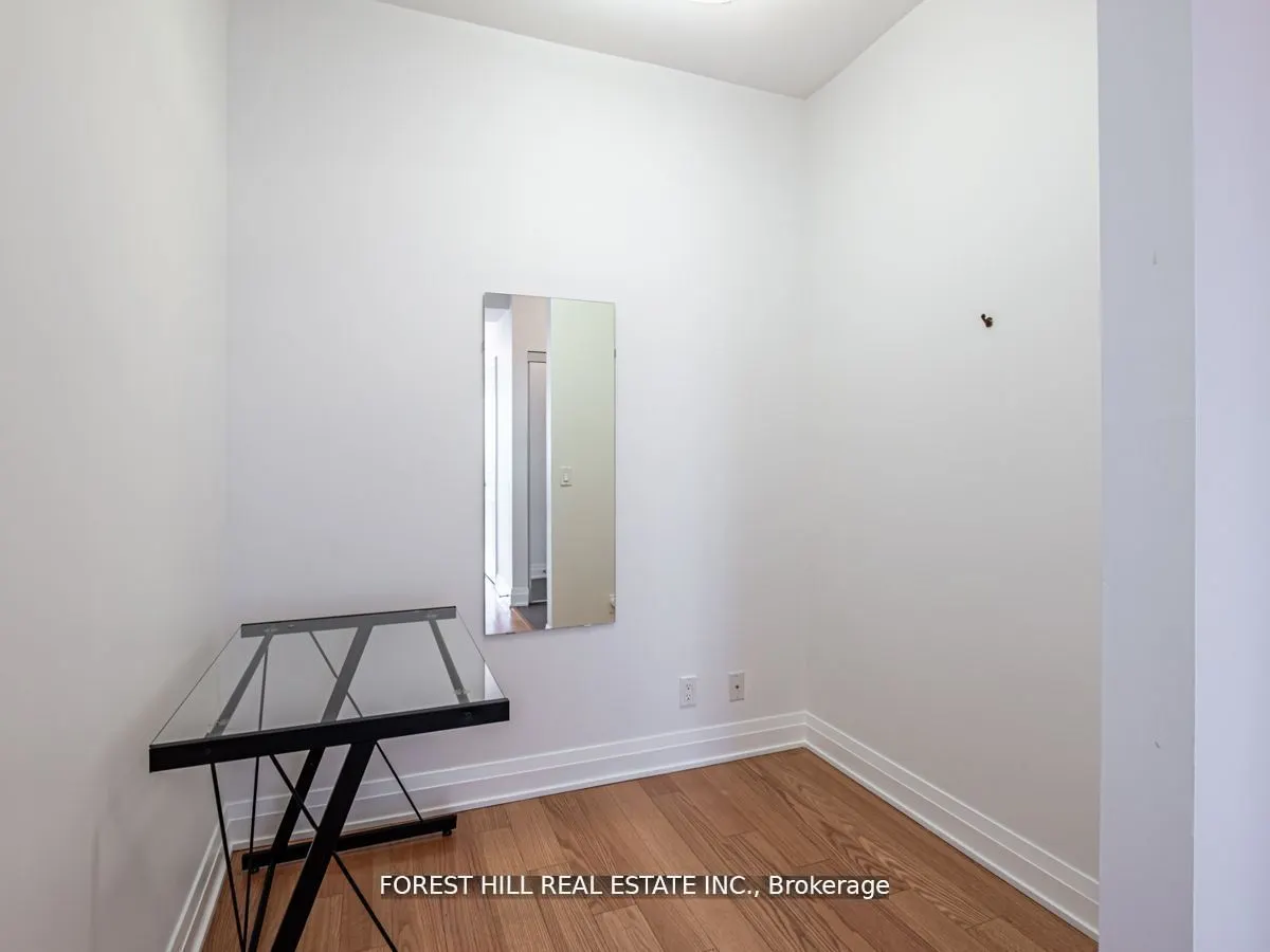 530 St Clair Avenue W, #707
