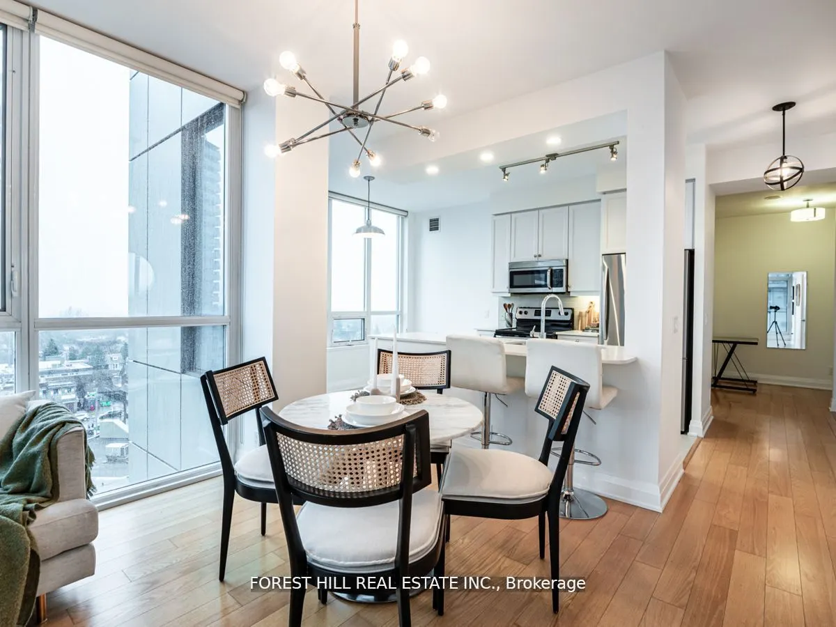 530 St Clair Avenue W, #707