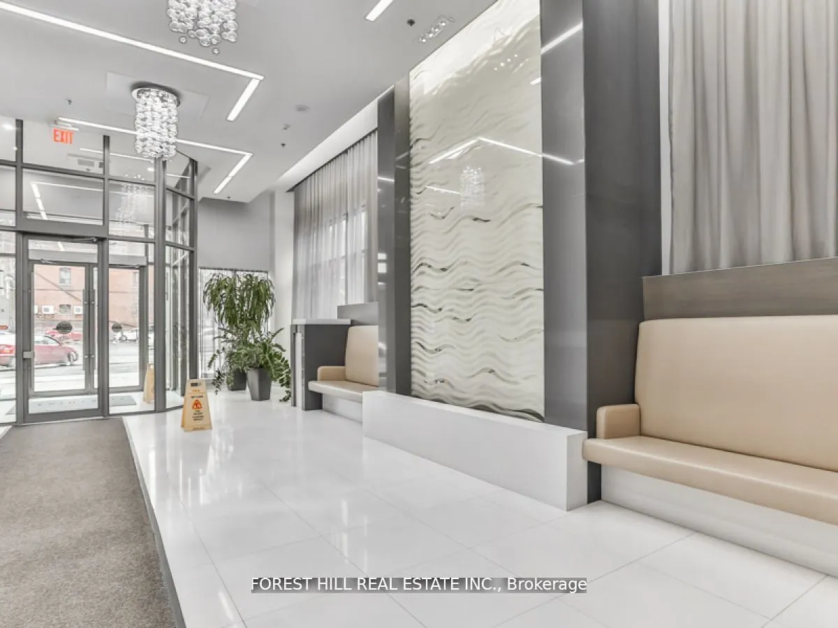 530 St Clair Avenue W, #707