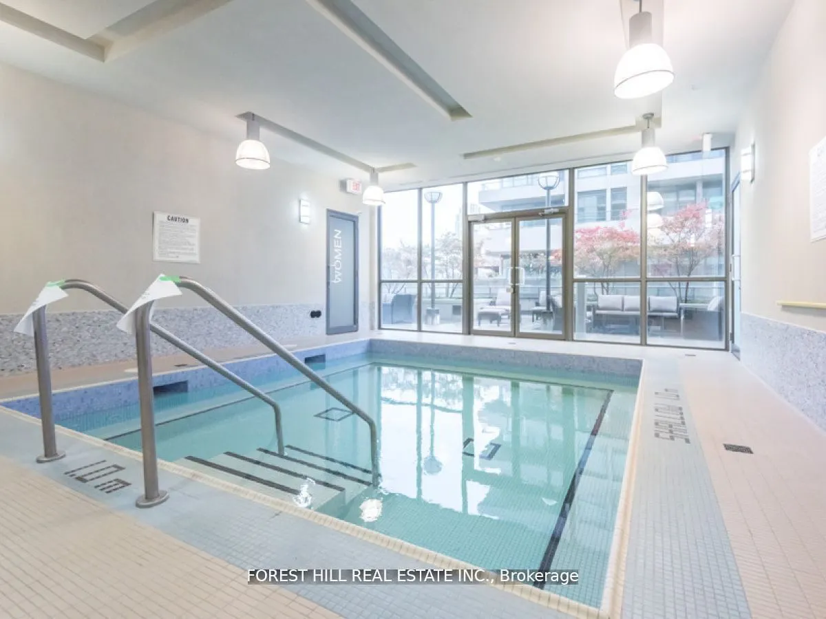 530 St Clair Avenue W, #707