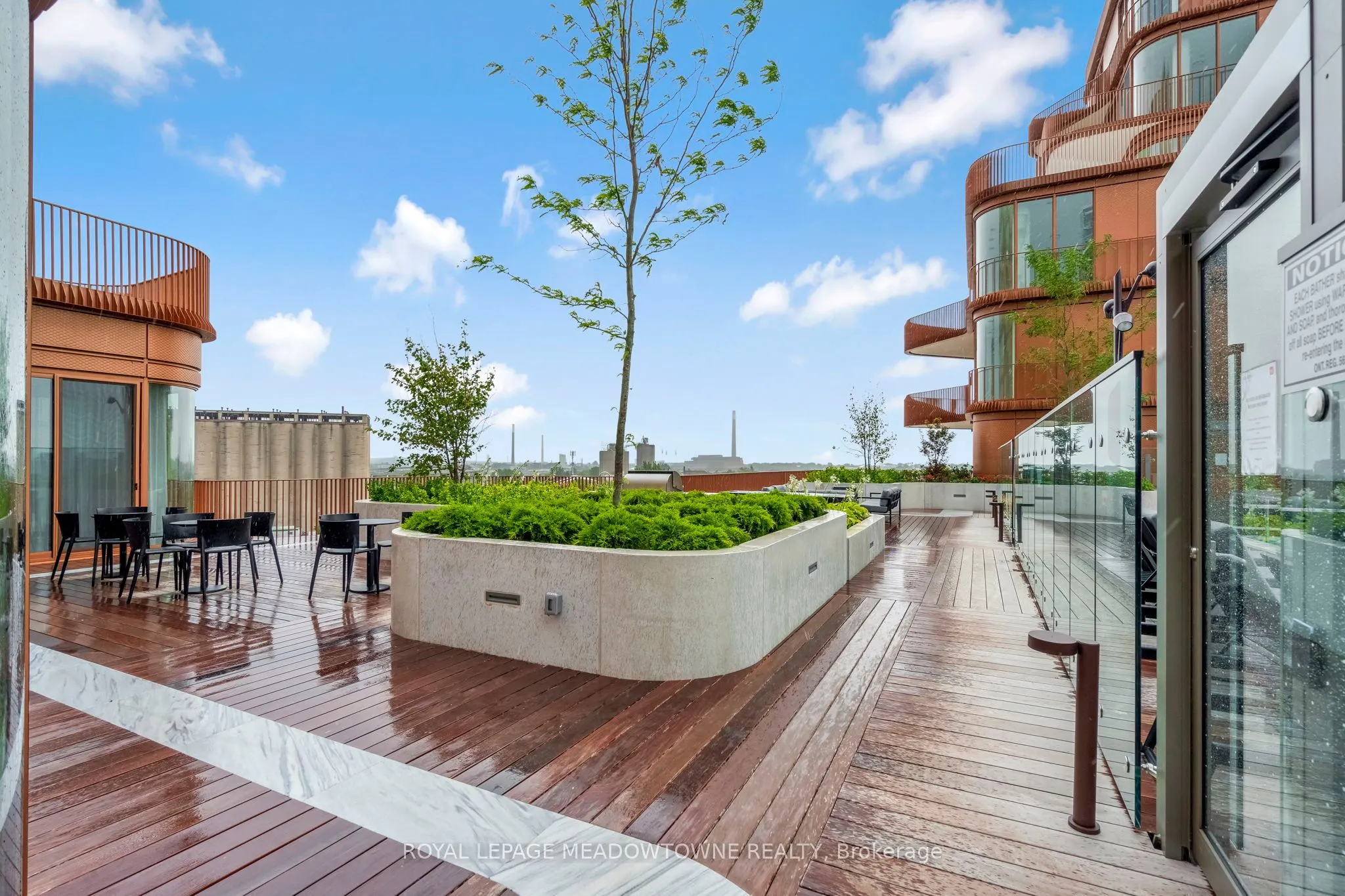 155 Merchants' Wharf, #826