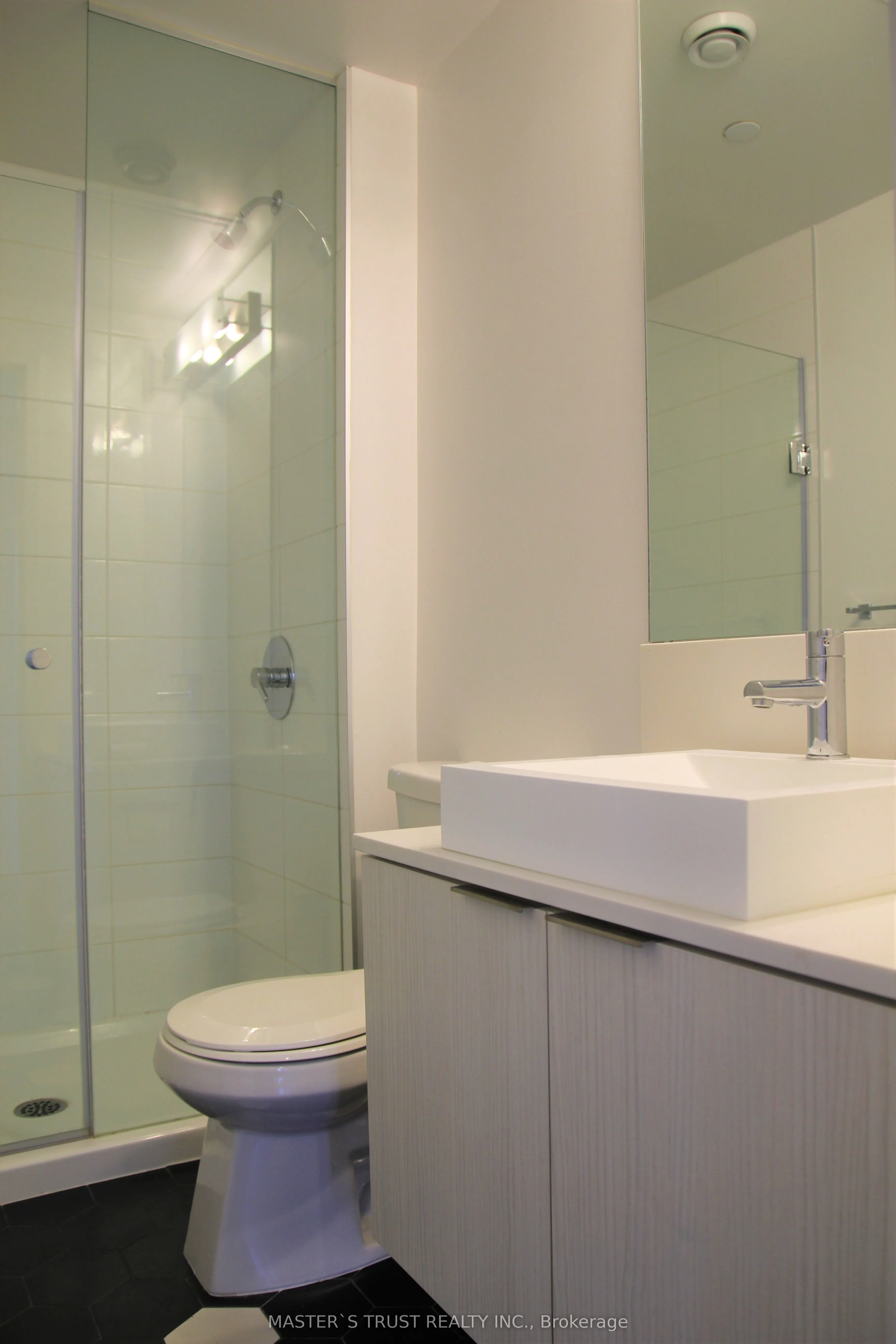 68 Shuter Street, #1605