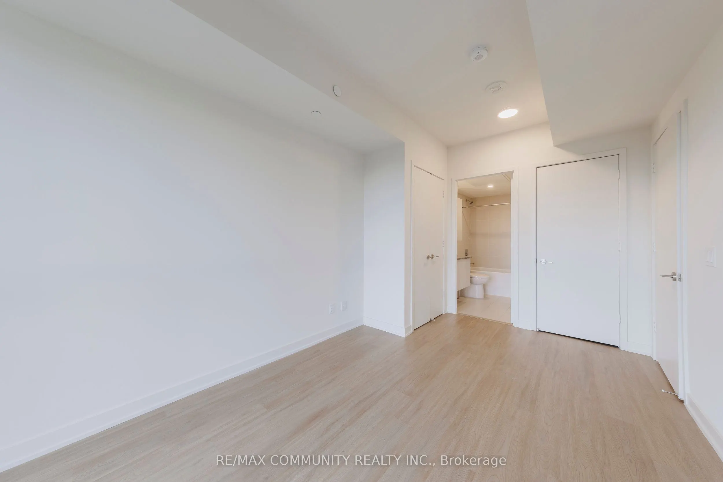 10 Deerlick Court, #1105