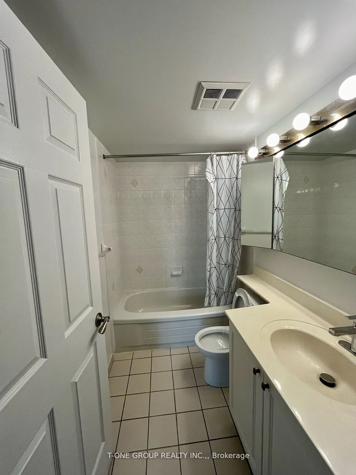 29 Pemberton Avenue, #605